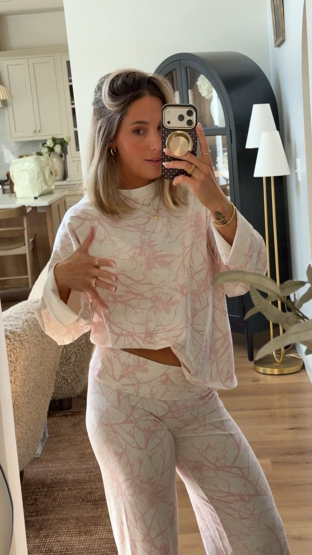 So soft & stretchy! Perfect moving into fall. I wore this as a travel outfit & then wore it to bed because it’s so comfy 😅👌🏼 (wearing size small)

#LTKmomlife #LTKSeasonal