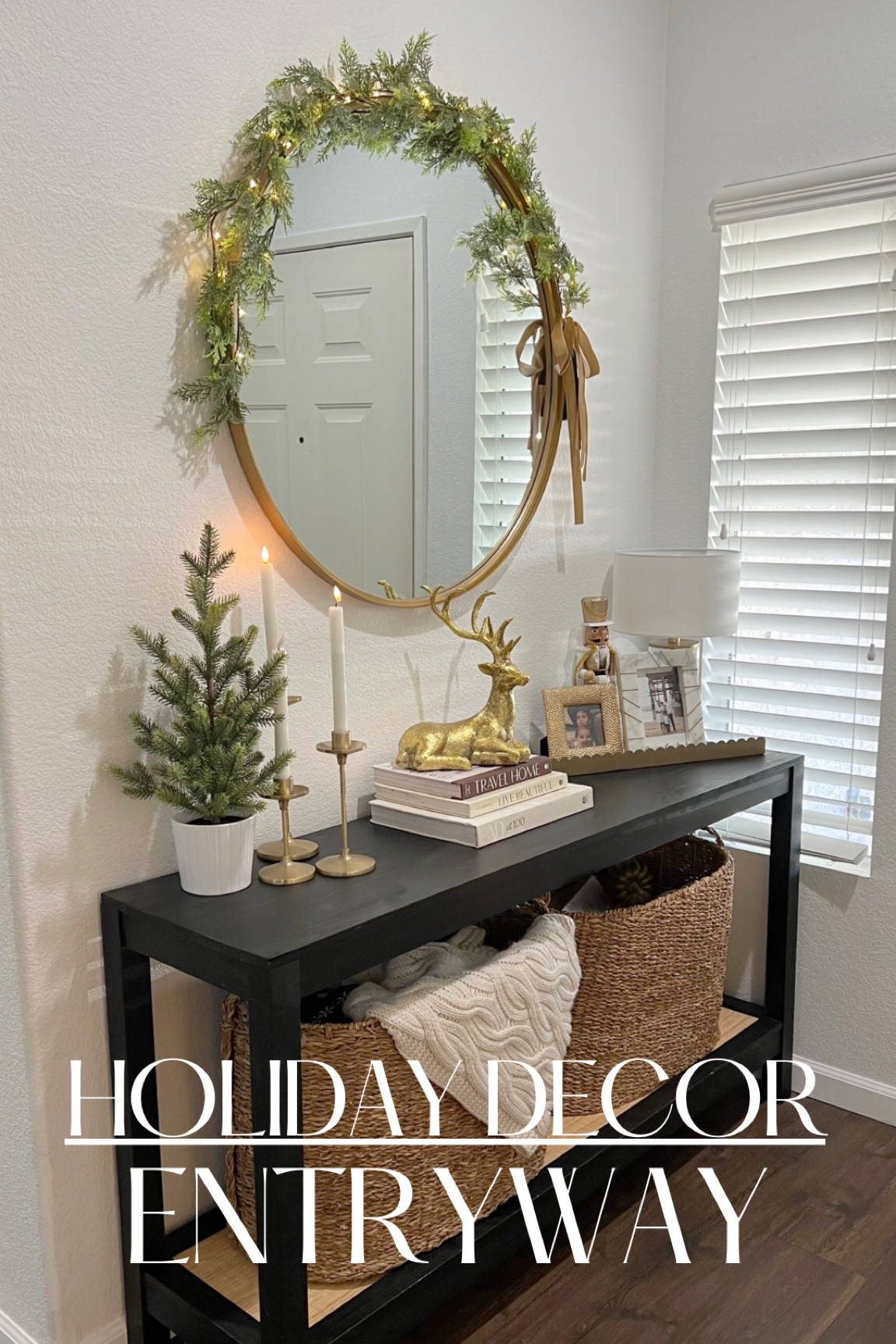 holiday decor in the entrywayy

#LTKSeasonal #LTKHoliday #LTKhome