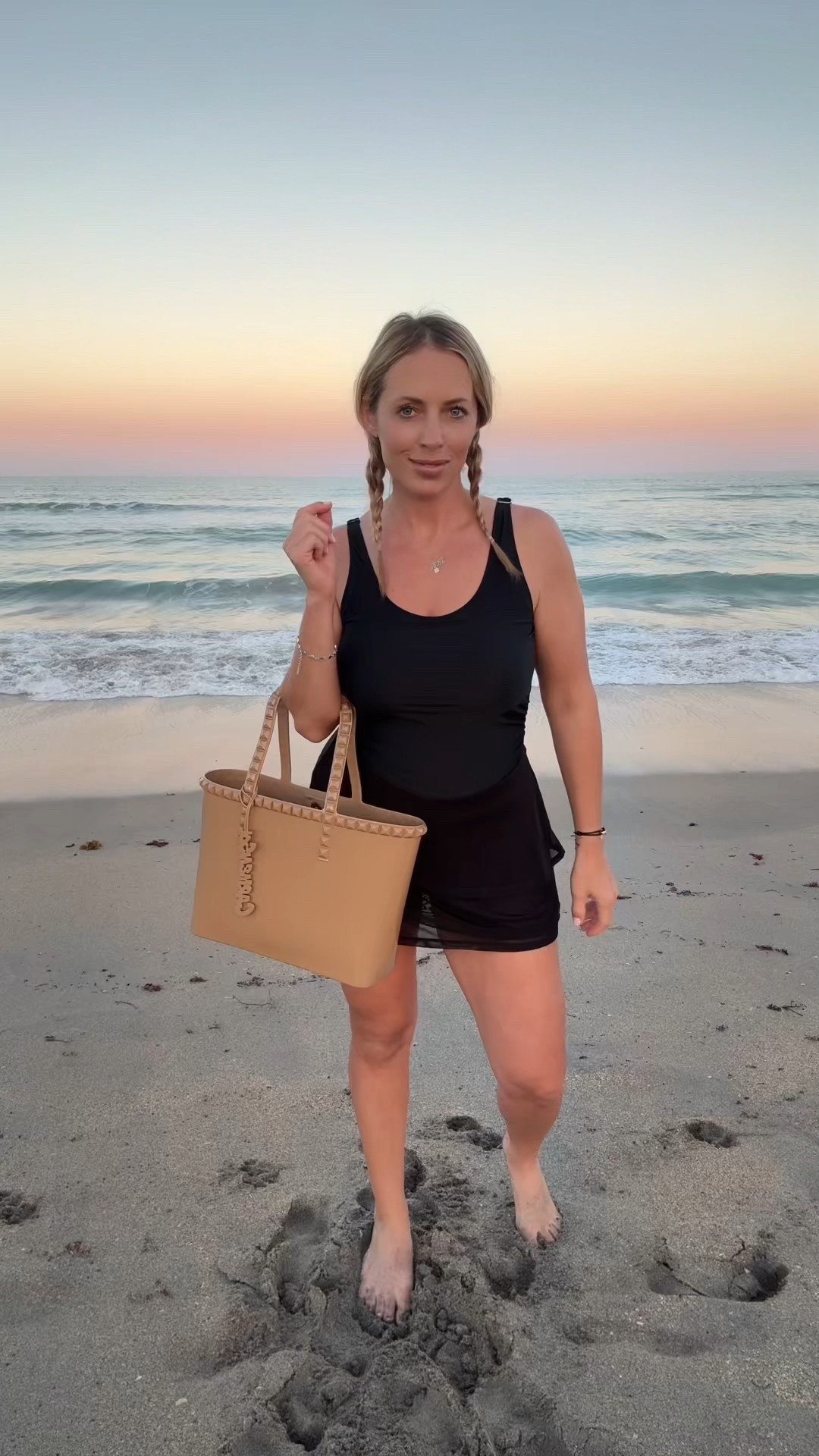 Carmen sol beach bag 

#LTKTravel #LTKSaleAlert #LTKFindsUnder100