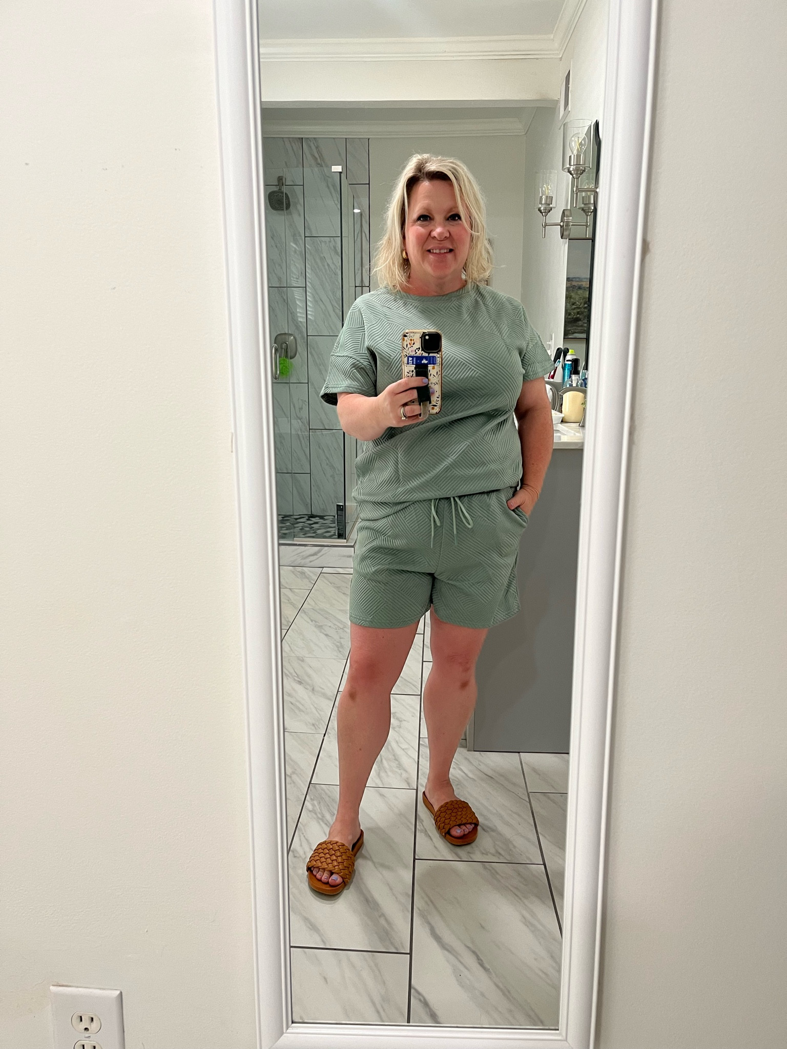 This set is on sale with Amazon Prime Day deals.  You can also clips a 10% off coupon to use with the deal! 

#LTKFindsUnder50 #LTKSaleAlert