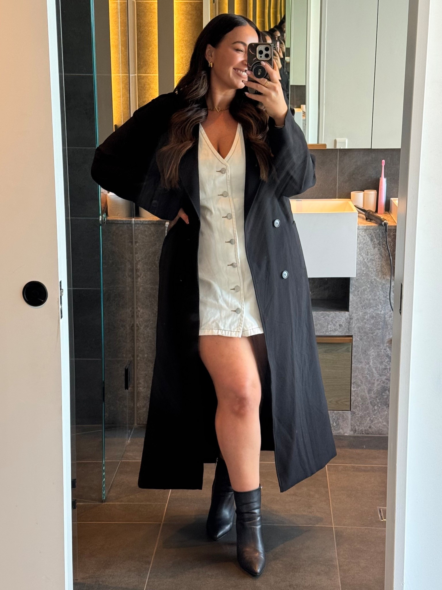 Winter Chic 🖤

#LTKwinter #LTKplussize #LTKaustralia