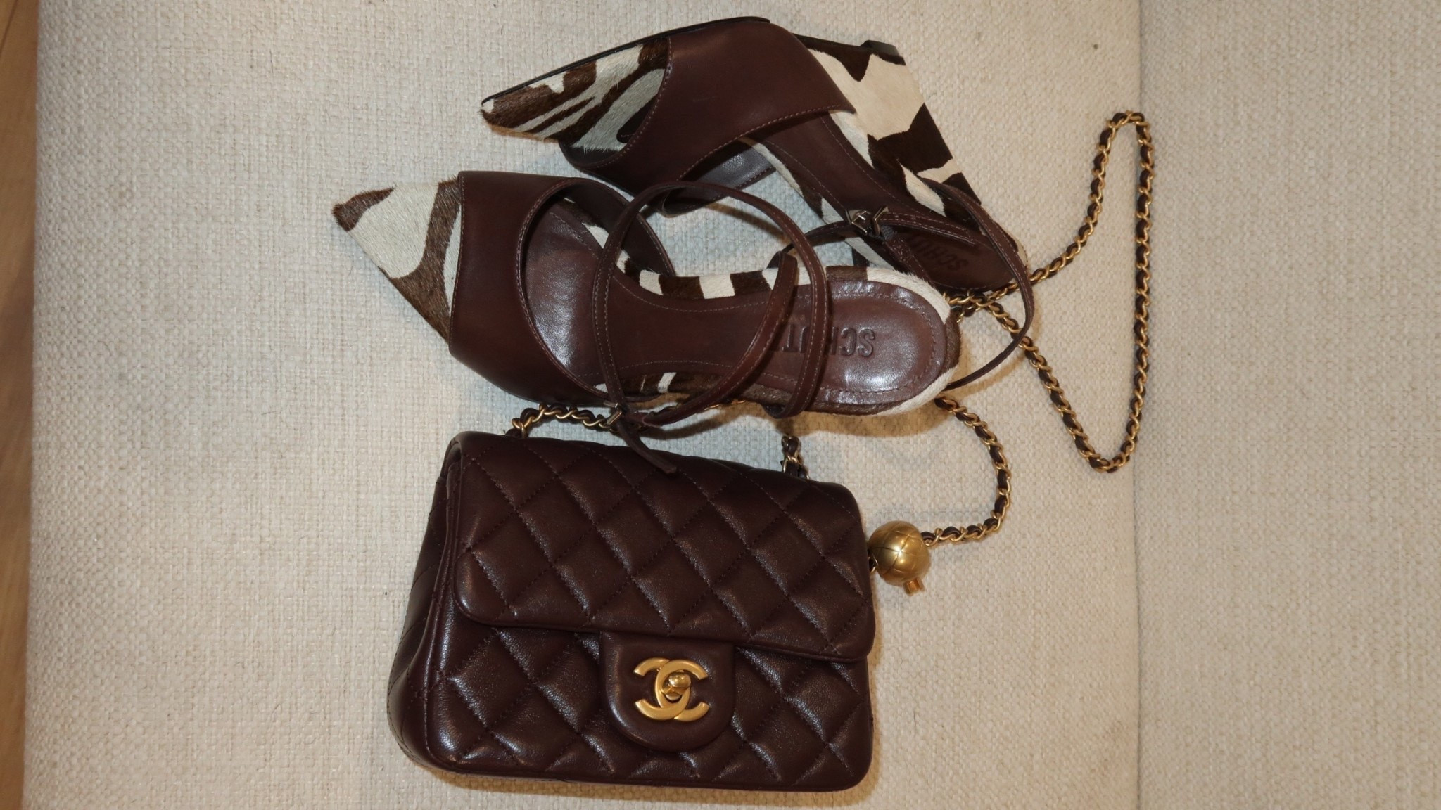 CHOCOLATE BROWN EVERYTHING 🤎

The accessories that make the whole outfit. Chocolate brown, cow print and gold details are such a luxe combination for fall — the easiest way to make a neutral look feel expensive.

chocolate brown accessories, brown fall accessories, cow print heels, statement heels, quilted bag, designer handbag, fall shoe trends, fall handbag trends, chocolate brown outfit, neutral fall fashion, luxury accessories, fall fashion finds

📲 Download the FREE LTK app & follow me (@kirasfashionfinds).

#LTKSeasonal #LTKStyle