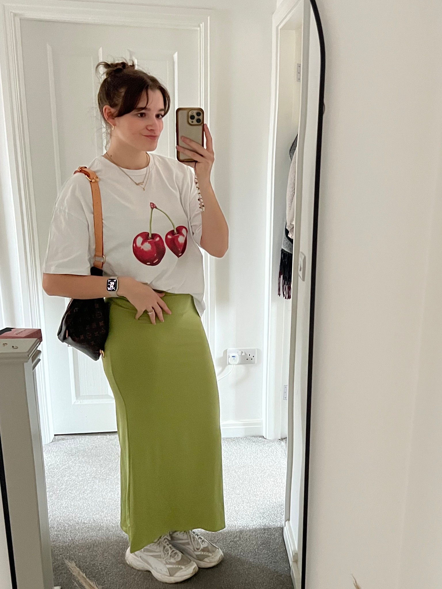 Spring outfit inspo day 3 and we’re going with allll the colour!! 😍 love this lime green skims dupe dress from bershka last year-the best way to style this (especially if you don’t want to show too much skin) is to layer it with an oversized tee! It’s my fave thing to do, keeps outfits super fresh too and gives you so many options 🥰 

ASOS, bershka, spring outfits, easy outfits, spring style, highstreet style, casual style, tall style


#LTKuk #LTKstyletip #LTKspring