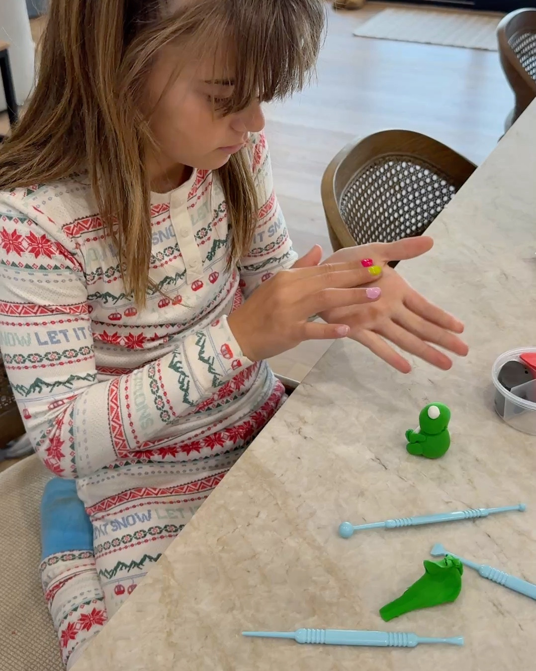 Keep your kids entertained for HOURS. These are so cute and my daughter and friends have been having fun making them. 