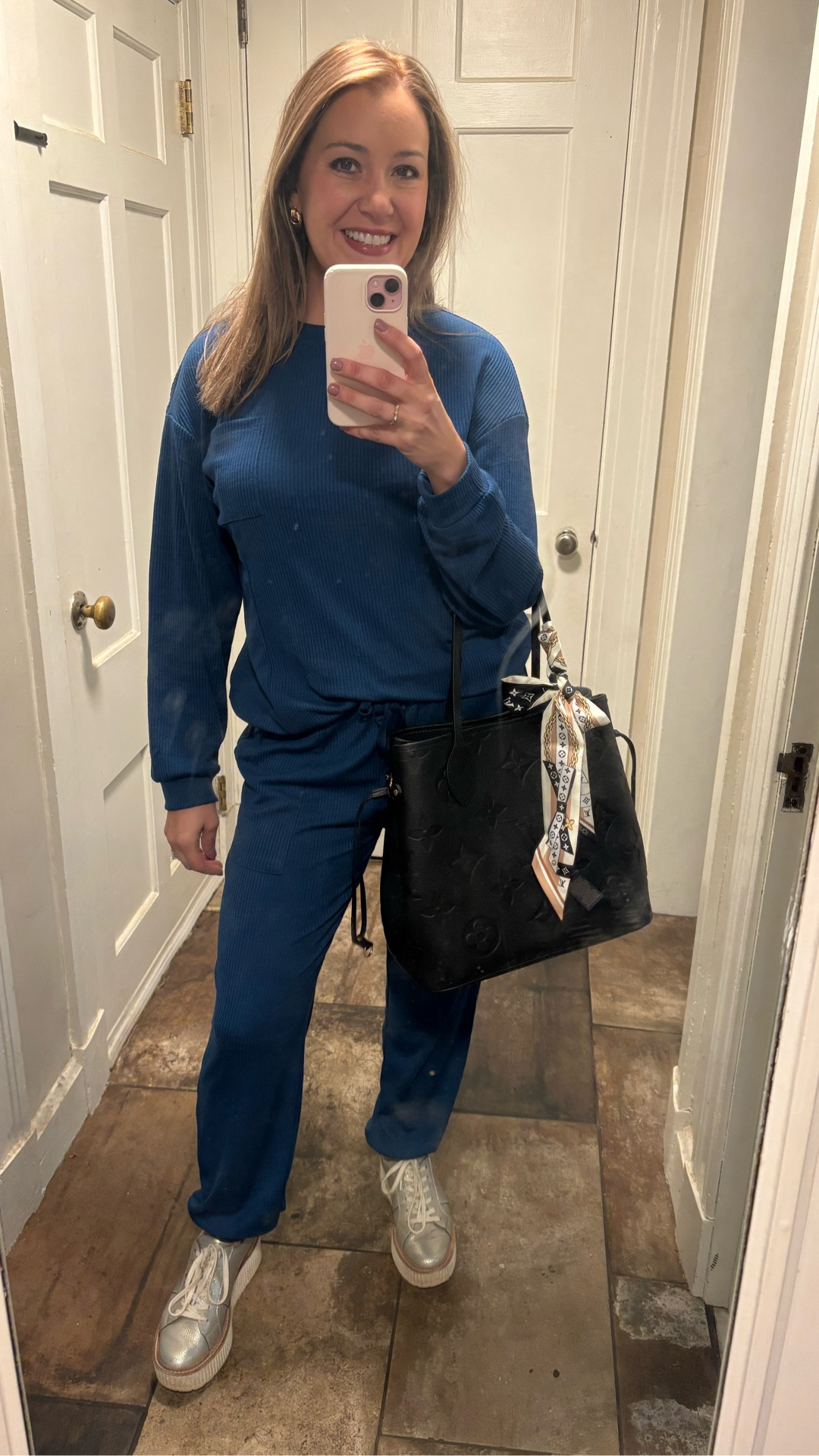 Weekend errand running outfit perfection! This blue lounge suit is so comfortable, under $40, and comes in about 10 different colors. I paired it with a couple of my favorite accessories and you are ready to go - happy Sunday! 💙💙

Everything linked is the actual products so let me know if you have any questions  

#LTKPetite #LTKItBag #LTKStyleTip