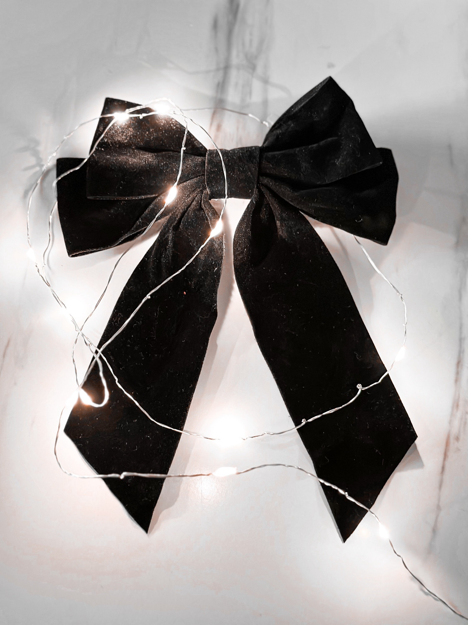 Perfect black velvet bow for holiday! Has a great alligator clip that really stays in place! Also comes in more colors

#LTKHoliday #LTKbeauty #LTKSeasonal