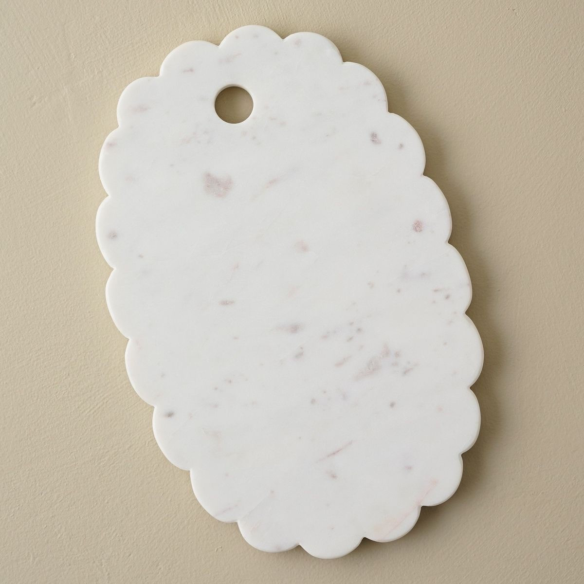 White Marble Scalloped Serving Board

#LTKHome #LTKHoliday #LTKGiftGuide