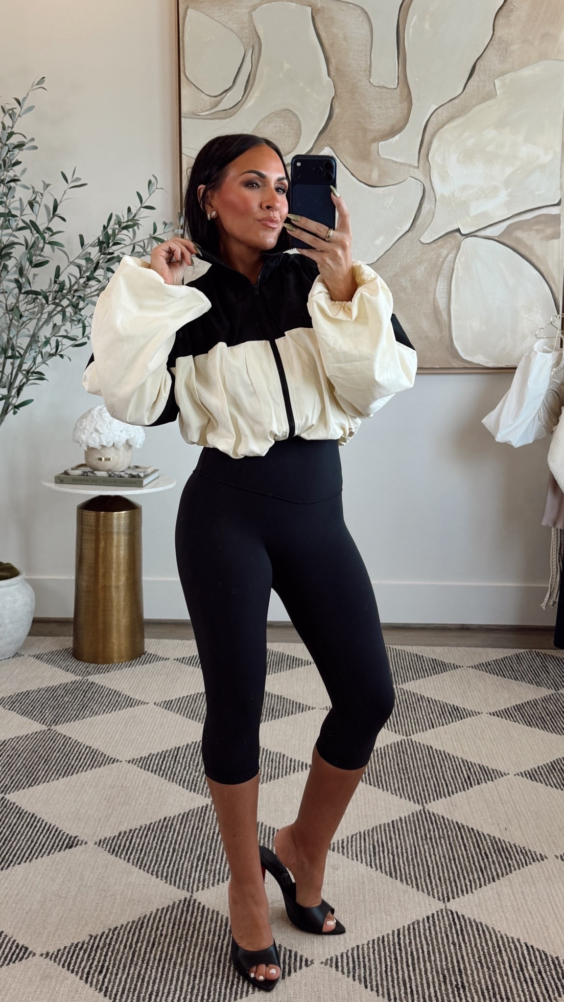 Obsessed with this whole fit. 

In an xs in jacket 
2 in leggings