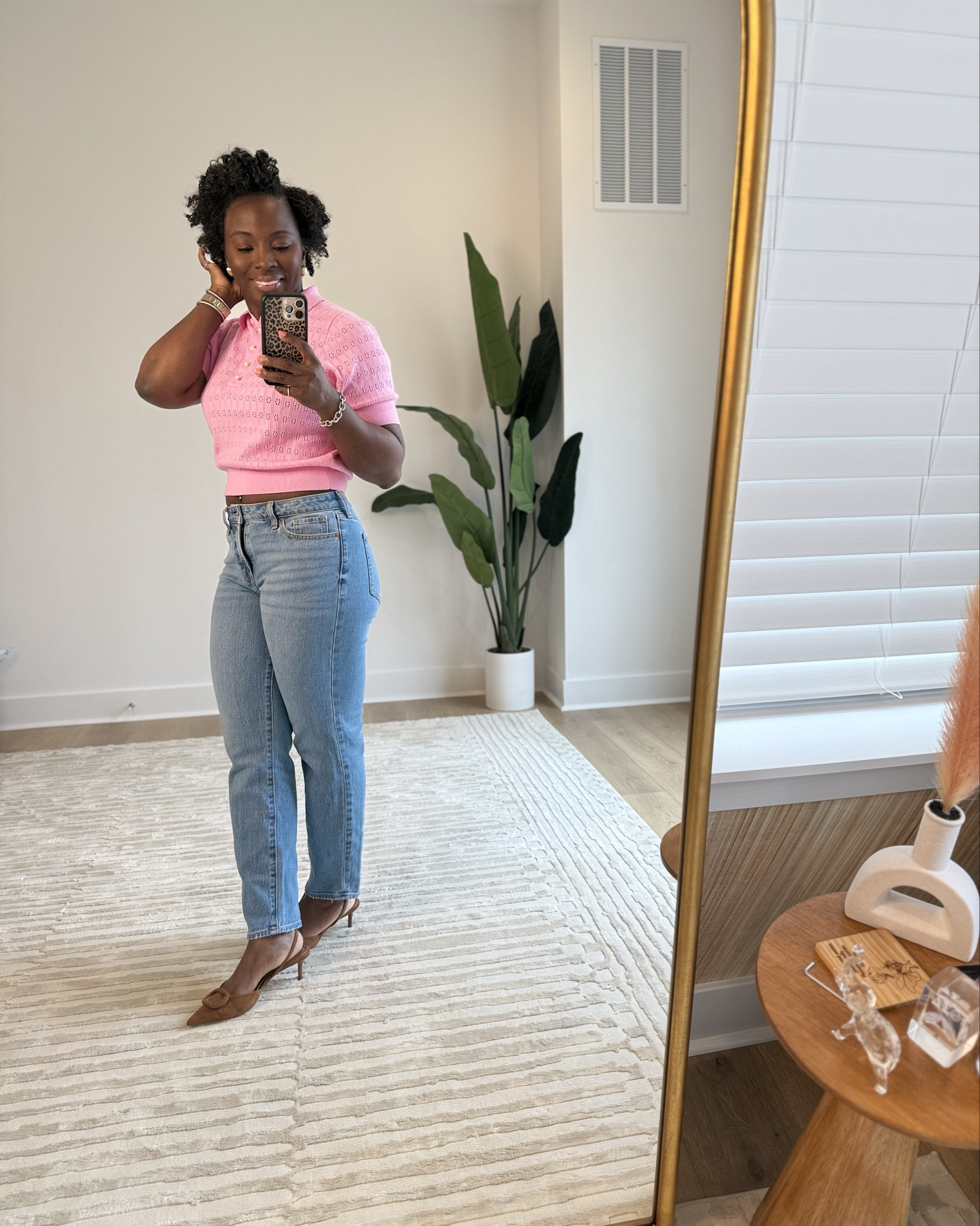 Casual spring break look. I love this top and jeans from old navy! The shirt is a size small and my jeans are a size 2. Love the jeans with this top. 


#LTKootd #LTKgrwm