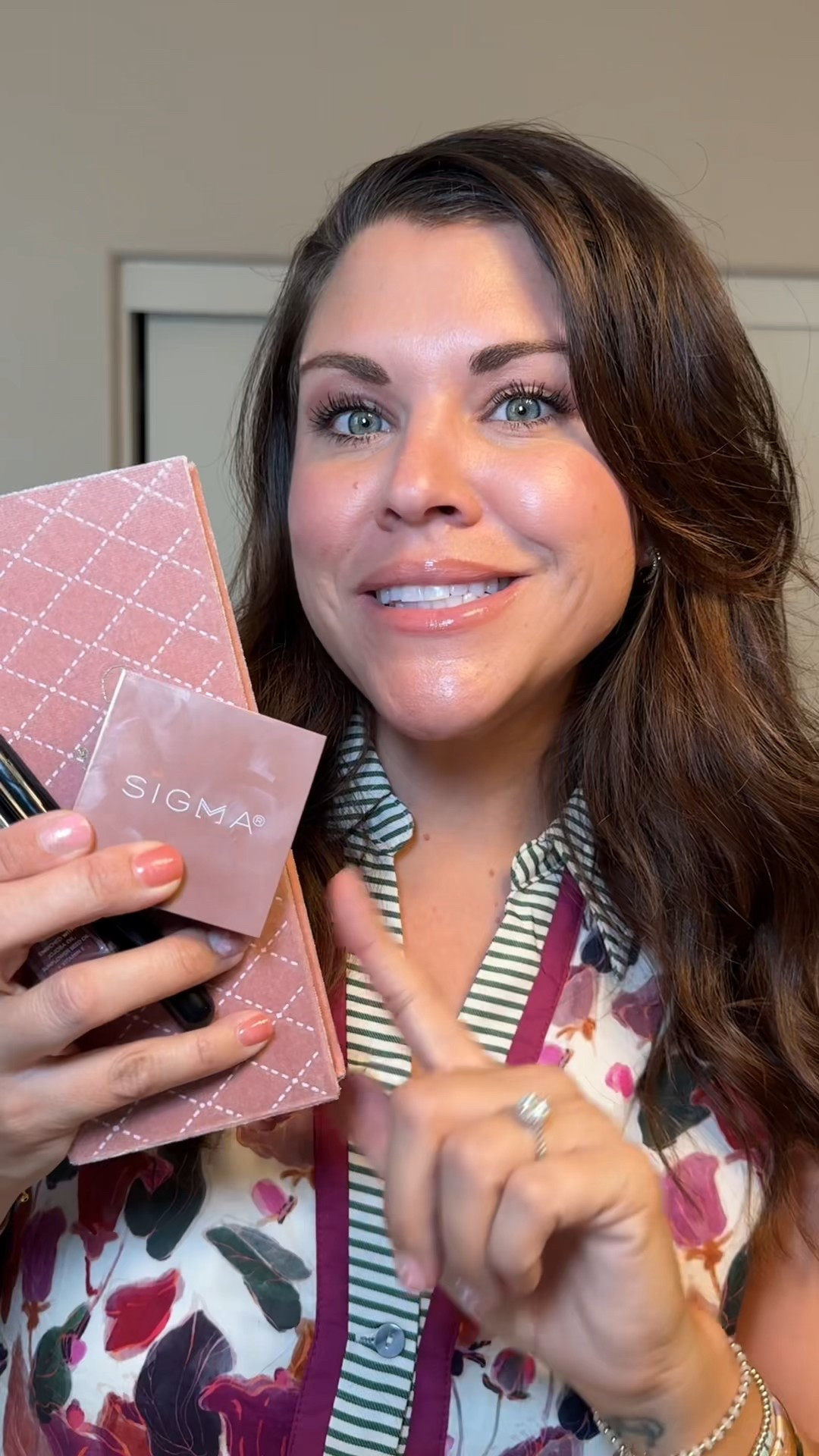 Obsessed is an understatement 😍✨
I snagged the Sigma Beauty Modern Muse Bundle and it’s seriously the definition of effortless, elevated glam in one set 🤎💄
It includes:
 ✨ New Mod Eyeshadow Palette ($65)
 ✨ Powder Blush ($35)
 ✨ Renew Lip Oil ($28)
And the BEST part? The Modern Muse Bundle is 50% off—normally $164, now only $82 😱🙌 (such a standout deal!)
PLUS the Sigma Semi-Annual Sale is up to 75% off sitewide… so many amazing steals to shop 🛍️✨
⚡️ Limited-time only—ends 1/22! Don’t wait on this one!
@SigmaBeauty 💖
#SigmaBeauty #SigmaSemiAnnualSale #ModernMuse #SigmaPartner

#LTKSaleAlert #LTKFindsUnder100 #LTKBeauty