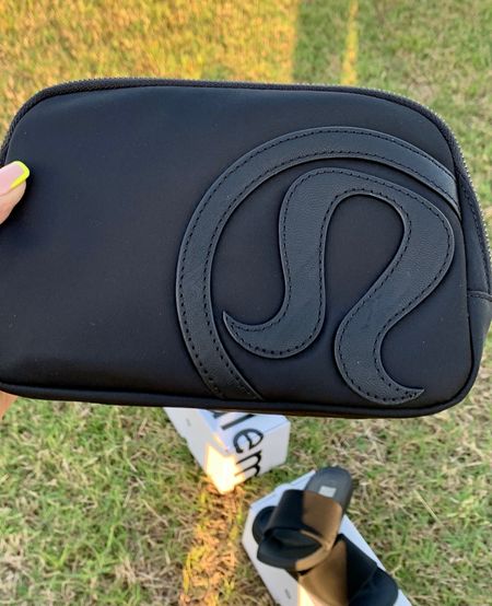This Everywhere Belt Bag 1L is perfect when I attend my kiddos games. Instead of hauling my big purse around. Available in many colors. @lululemon #Lululemon #Fannypack #purses #onthego #fashionaccessories 

#LTKunder50