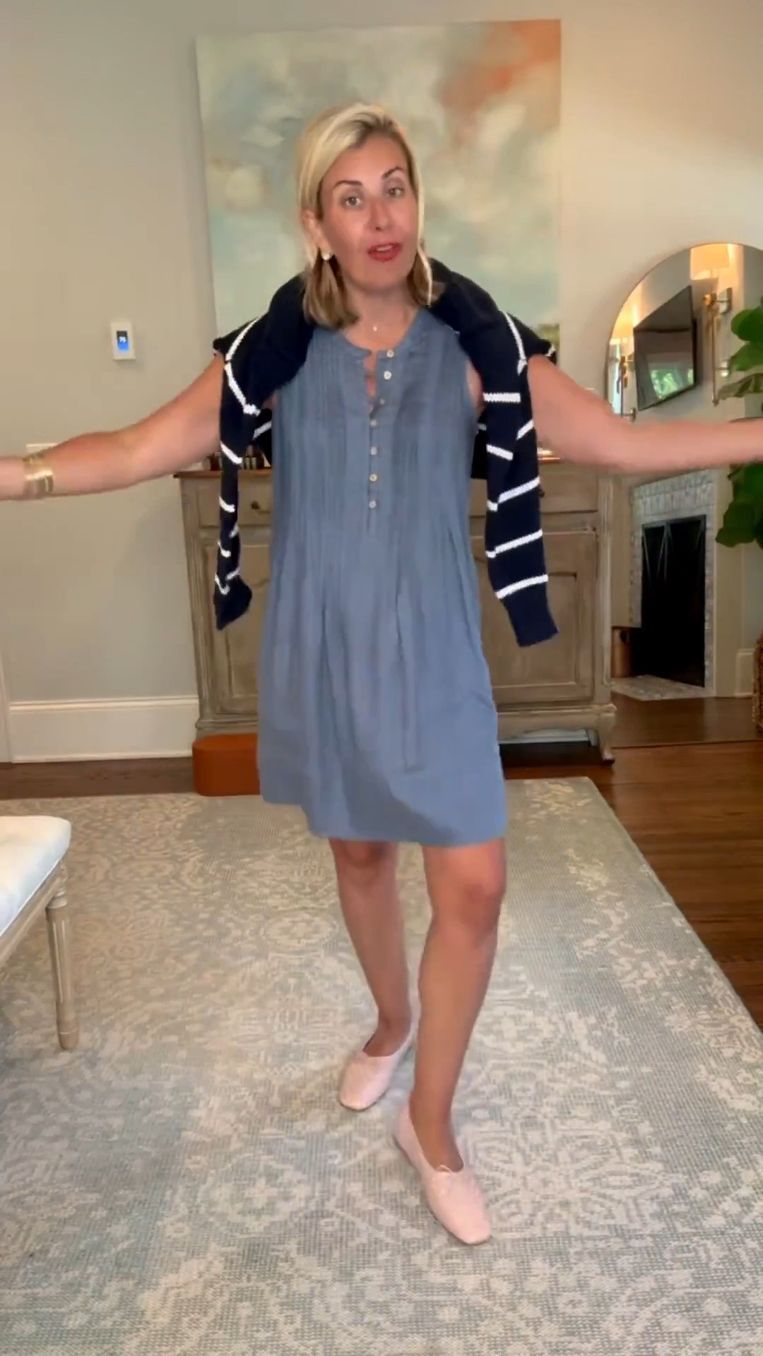You know the drill… sweating in the parking lot and freezing the second you walk inside. Rounding up the
outfits I will reach for all summer: easy pieces with a layer for when the AC is working overtime.
Tops, sweater, jacket, dresses size XS
Shorts size s
Shoes- size down to 7 (usually 8)
