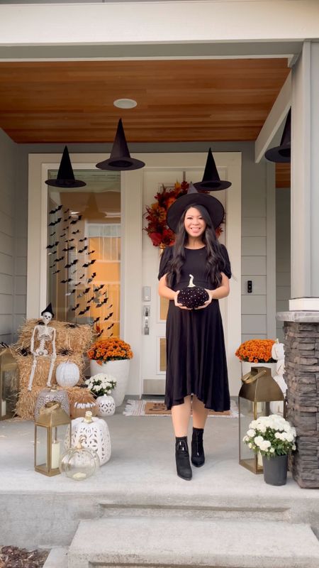 Halloween decor, Halloween front porch with spiders, fall wreath, bats, and skeleton

#LTKhome #LTKSeasonal #LTKHalloween