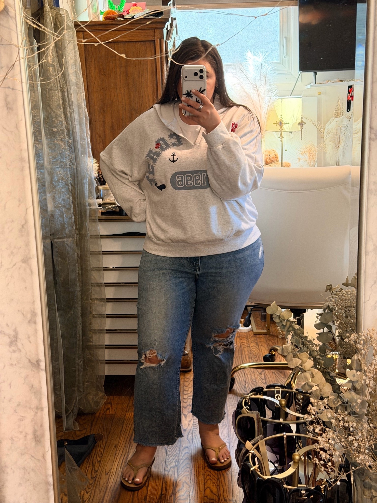 I’m surprised at home much I love this sweatshirt because of the length of it. I did size up a size up in my normal sweatshirt size as I like them to be oversized. Plus it’s very affordable + I’m an easy coat girlie 🦞

#LTKootd #LTKSeasonal #LTKMidsize