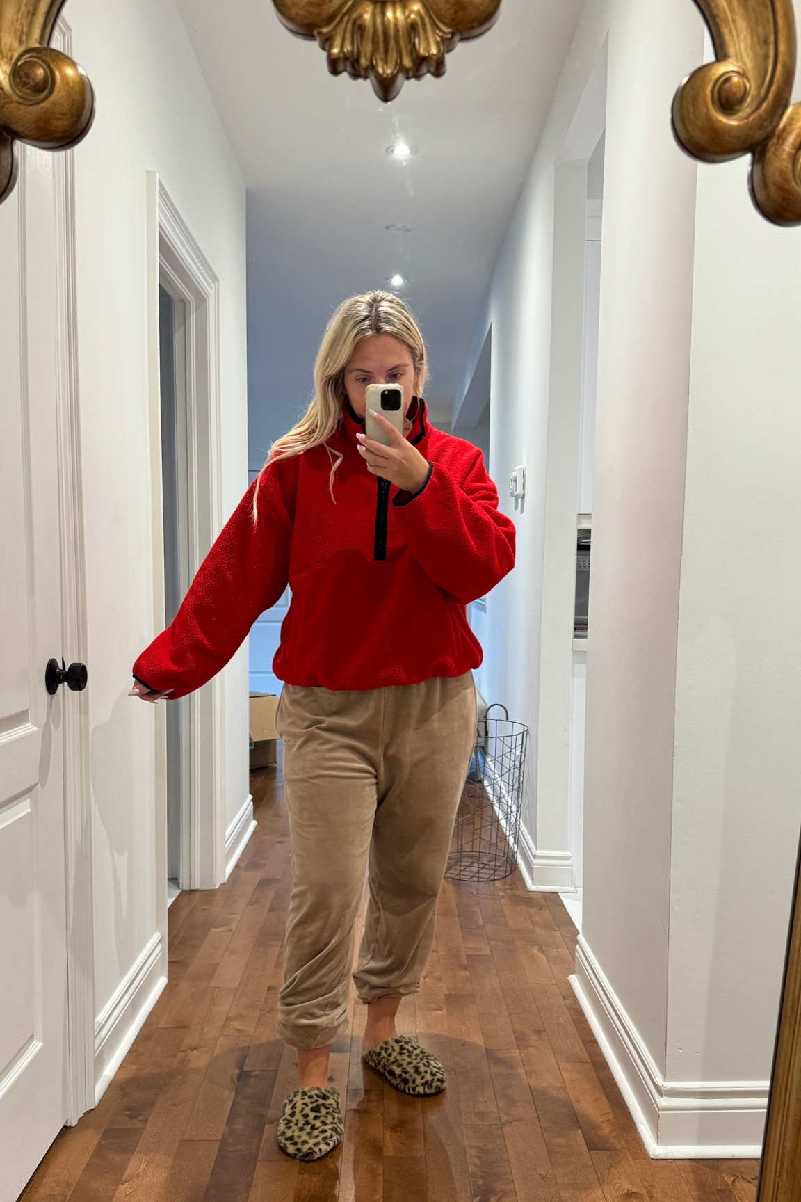 Fleece crop pullover 

#LTKfitness #LTKcanada #LTKwinter