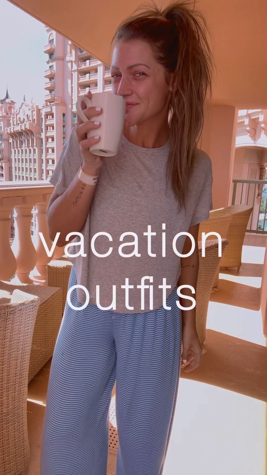 What I’m wearing on vacay 🐚🌴 
Sizing help: small in everything. Order your true sizing! Highly recommend and loveeeee it allllll. #amazonfashion #amazonfinds #whattowear #vacationoutfit #summeroutfit #summertrip #atlantisbahamas #atlantis #vacay 