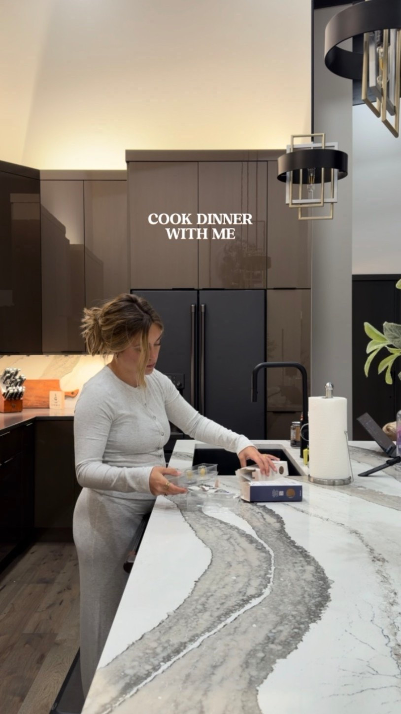 set from tonight 🩶

#loungewear
#womenspajamas
#postpartum

#LTKdayinmylife #LTKvlog #LTKmomlife