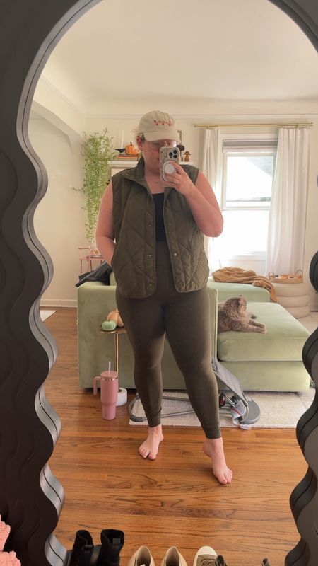 Free people Quinn quilted puffer vest Amazon dupe! I’m wearing XXL as it says it runs small :) #fallfashion #amazon #freepeopledupe #vest #midsize