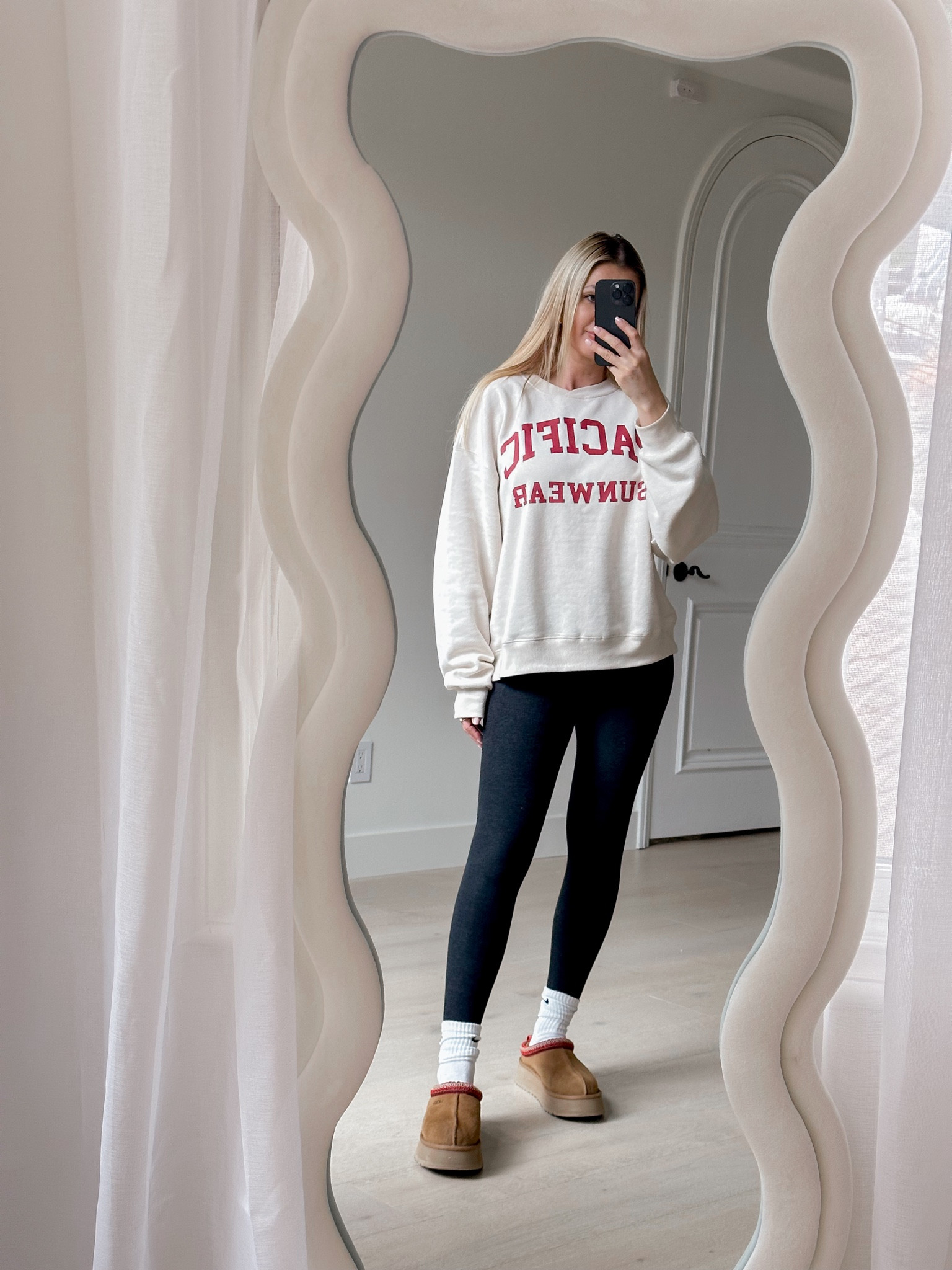 Casual fit #leggings #uggs #sweatshirt #casualoutfit 

#LTKfindsunder50 #LTKfindsunder100 #LTKsalealert