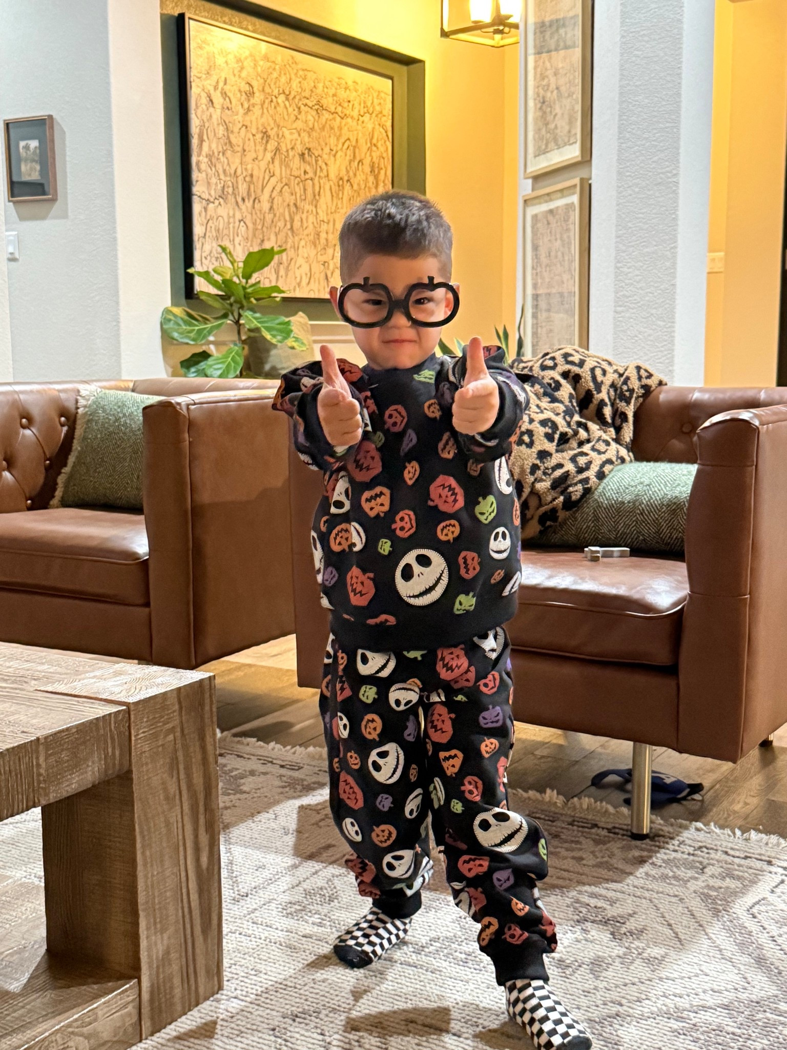 The cutest Halloween sweat set, my toddler is obsessed with the nightmare before Christmas 

#LTKKids #LTKHalloween