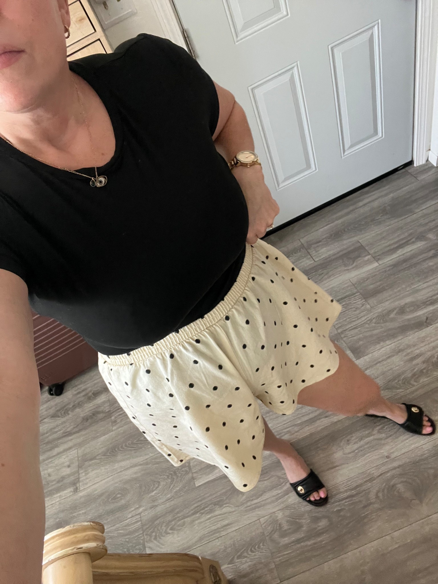 Polka dot shorts 
Skims top dupe 
Casual outfit
Mom outfit 
Spring style 
Chic 





#LTKMidsize #LTKootd #LTKmomlife
