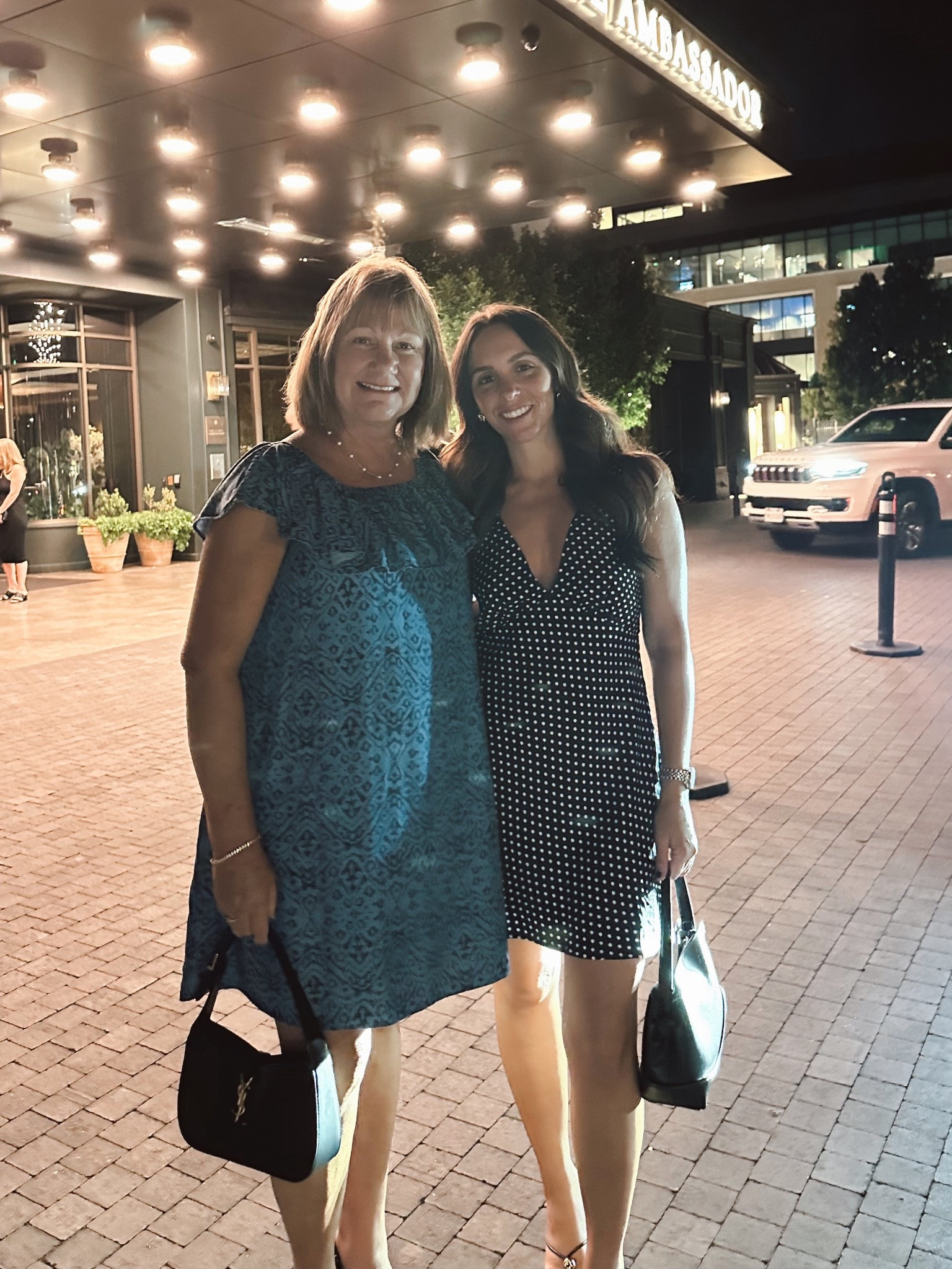 Girls night with my Mom 👯‍♀️

Polka dot, dress, halter dress, girls night, ootn, fall 

#LTKFindsUnder100 #LTKSeasonal #LTKFallSale