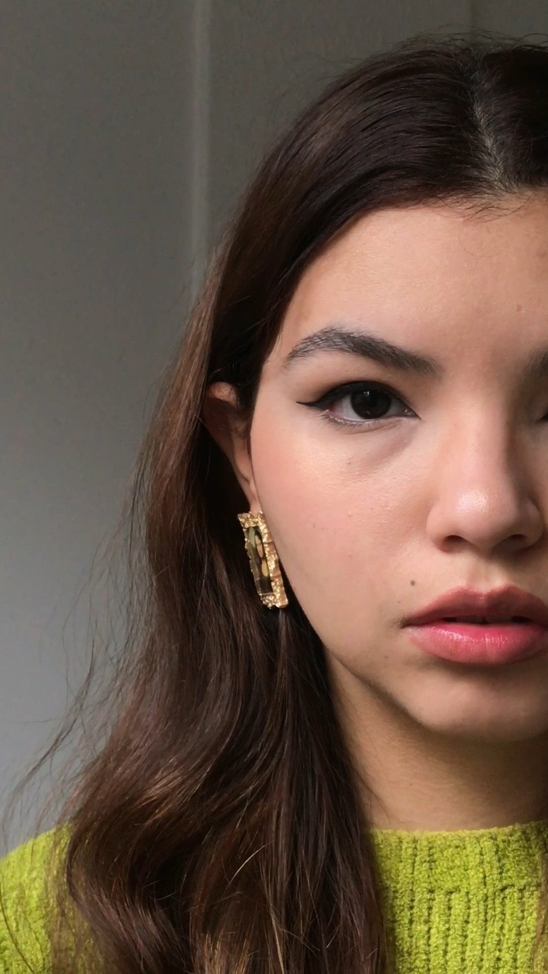 Como faço meu delineado para olhos pequenos e com pálpebra gordinha.🫰🏻 

#LTKbeauty