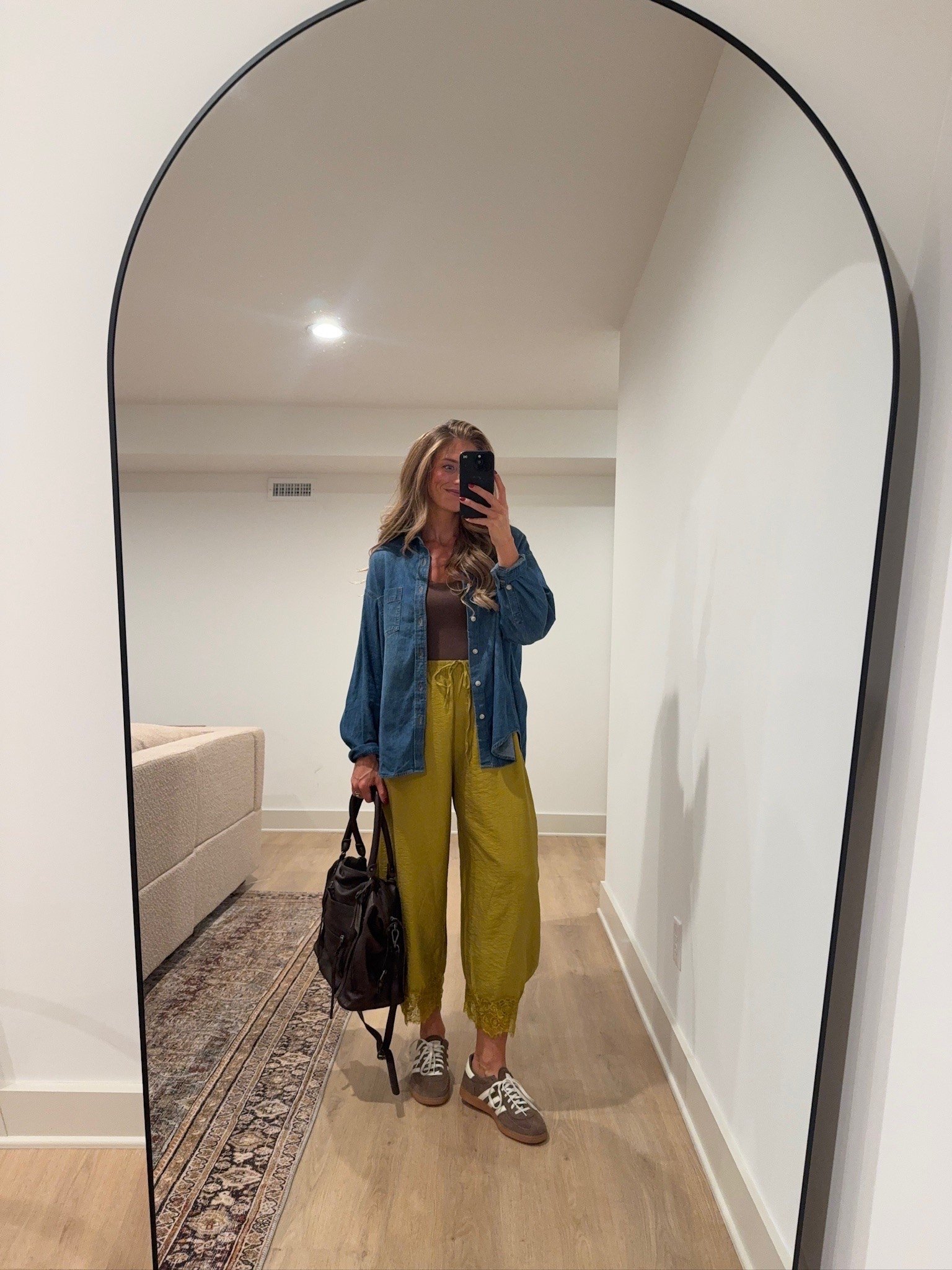 How I styled these balloon pants for a casual day!

Wearing a size small long in the pants. They fit more like a true medium.