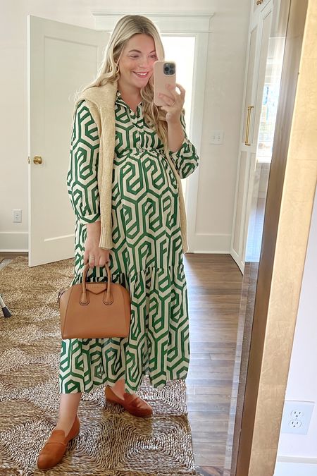 Lunch bound in this non-maternity geometric dress | I’m in a XS for reference (my pre-pregnancy size), but the Small would have been great for my growing chest 

#LTKbump