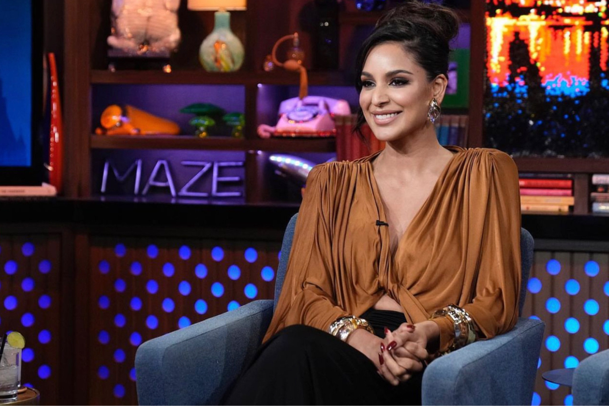 Jessel’s copper twist front blouse from Bravo’s Watch What Happens Live. This was such a gorgeous look on her and perfect for fall. Linking the exact too as well as a look for less. 

Bravo style, bravo celebrity style, bravo looks, bravo outfits, copper blouse, Jessel’s top WWHL , cropped satin blouse, draped twist front blouse, satin twist top, Saint Laurent, astr the label, revolve 

#LTKstyletip #LTKover40 #LTKSeasonal
