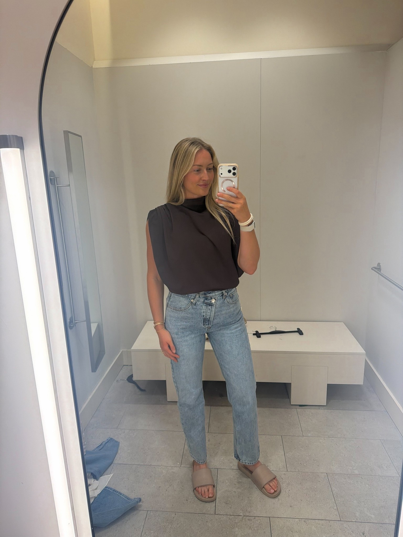 Top: small
Jeans: thrifted

#LTKootd