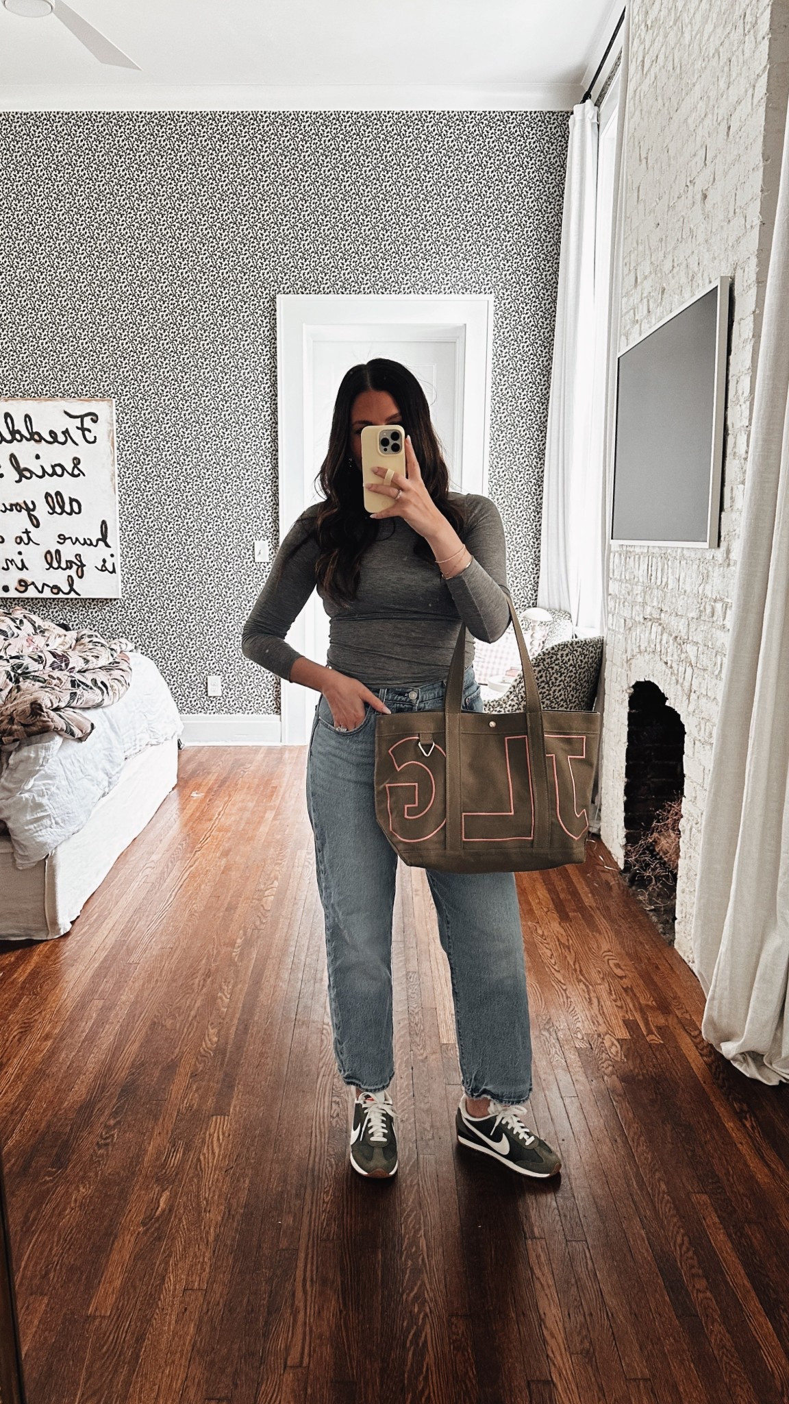 OOTD / Monogram tote, ribcage Levi’s, basic grey long sleeve, green Nike pacific shoes

#LTKootd #LTKSeasonal #LTKmomlife