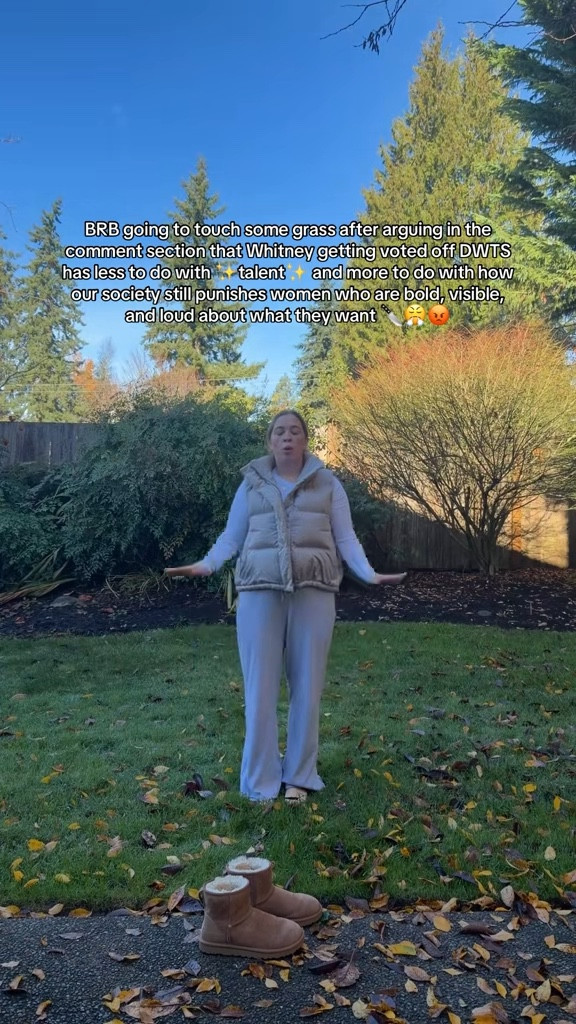 Midsize Cozy Outfit 🫶🏻☁️🩶 Wearing a large in everything. Size 10/12 | M/L  | 5’4"

#LTKFindsUnder100 #LTKMidsize #LTKselfcare