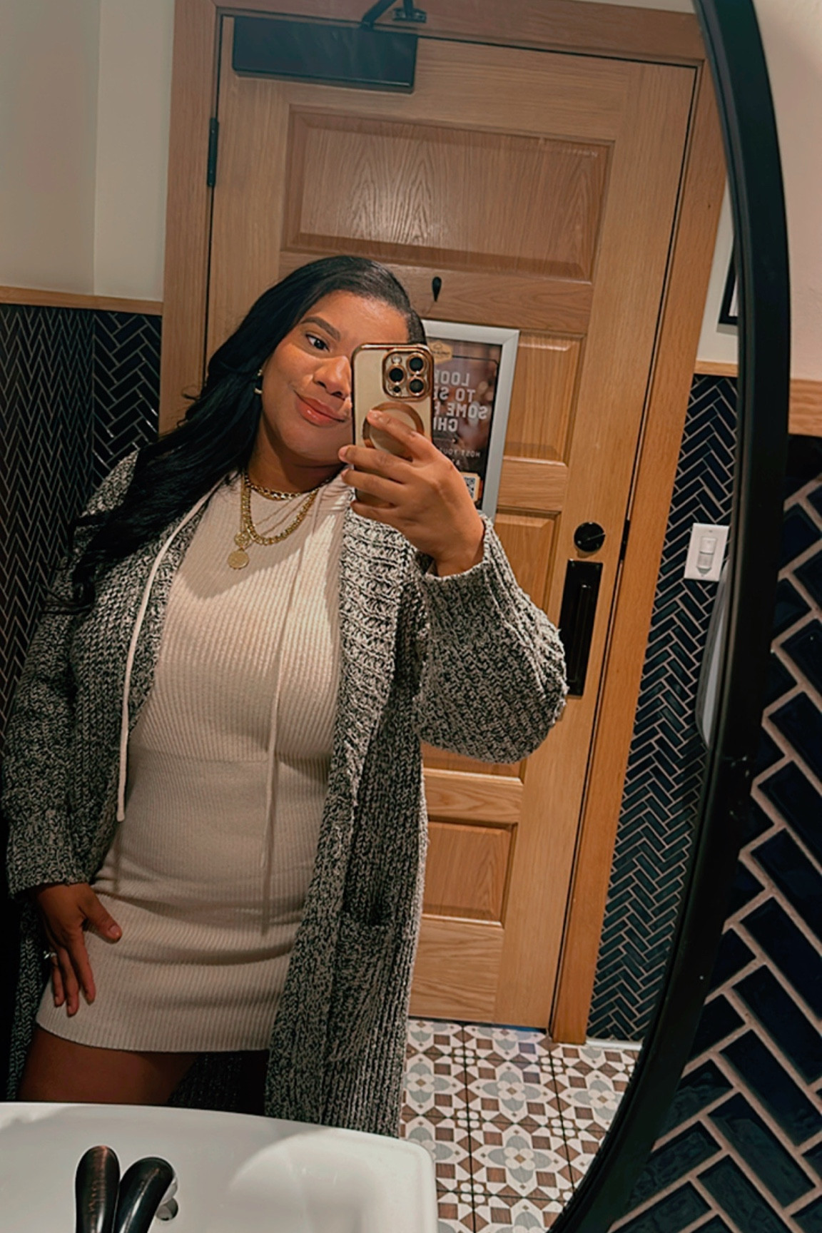 Baby it’s cold outside. But my look didn’t get the memo. 🖤

#LTKAmazonFinds #AmazonFinds #sweaterdresses 