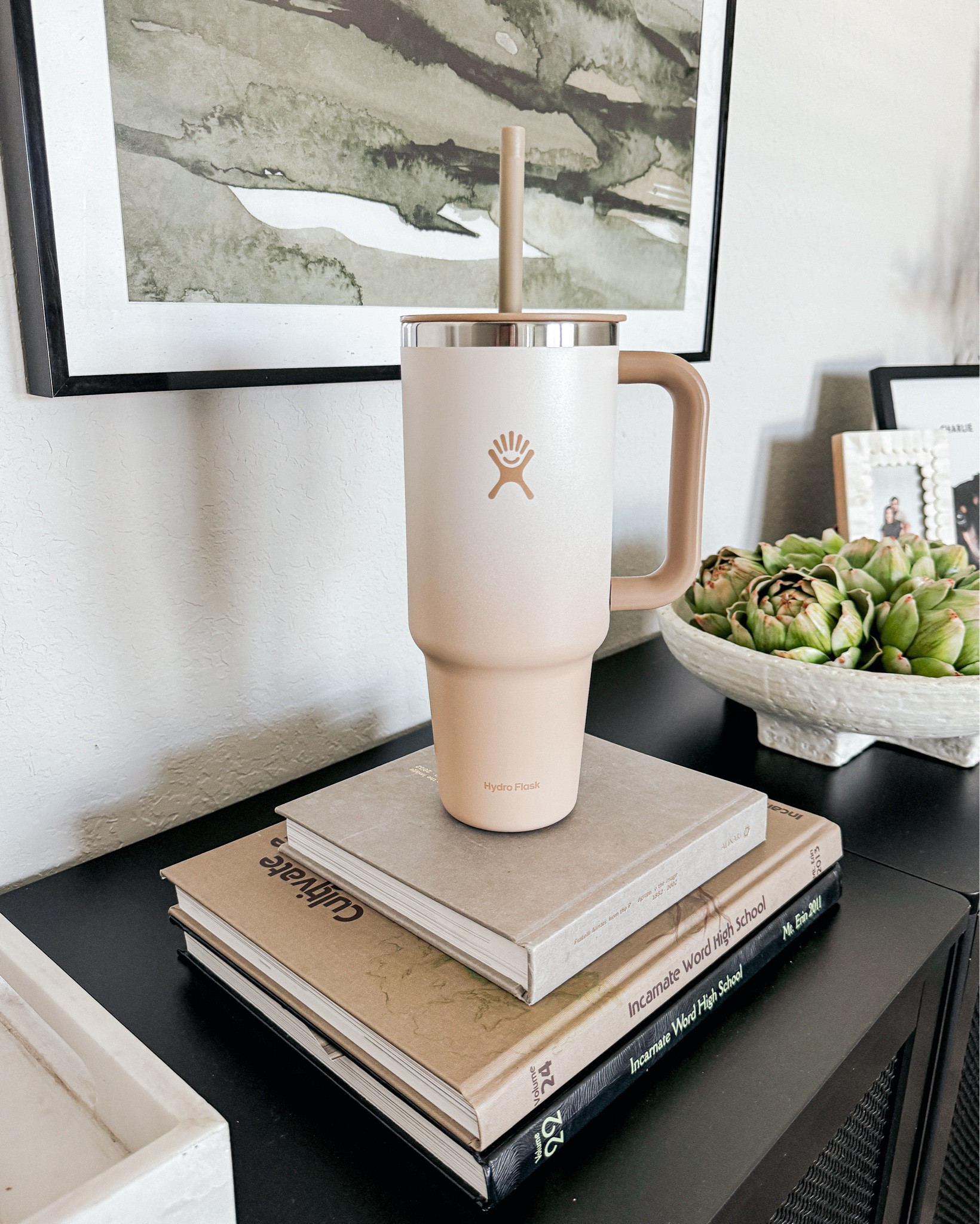 I’m so obsessed with my new ombre honey travel tumbler from @hydroflask 🍯🤍🤎 

Check out all the colors in their new limited edition collection🙌🏽 

#ad #hydroflask #hydroflaskpartner #hydrocolor #heyletsgo #refillforgood #traveltumbler #myhydro #neutralgirl #neutralhome #neutralhomedecor #neutralaesthetic #neutralshades #neutraltones #stayhydrated #lemonwater 

#LTKFindsUnder50 #LTKHome
