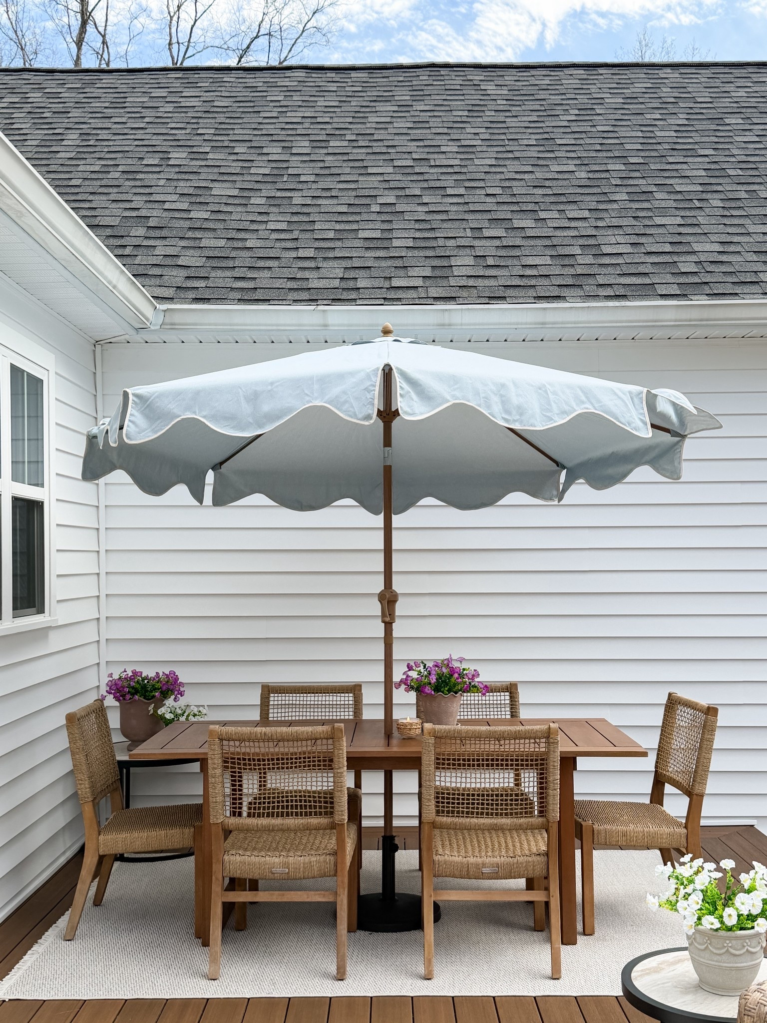 This outdoor dining set is unfortunately sold out but I did find one that is very similar linked below! 

#LTKHome #LTKSaleAlert