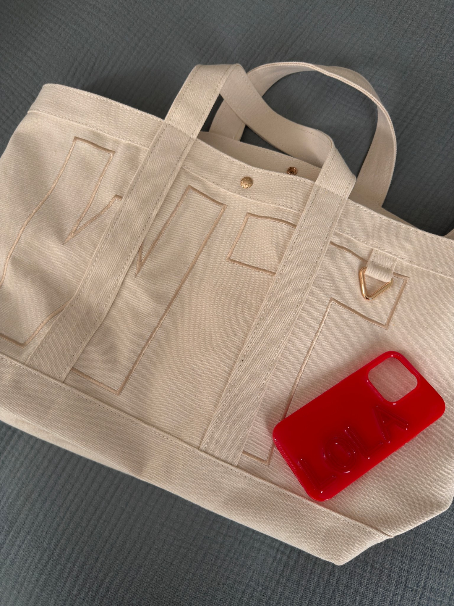 Baubble bar sale tote and iPhone case 