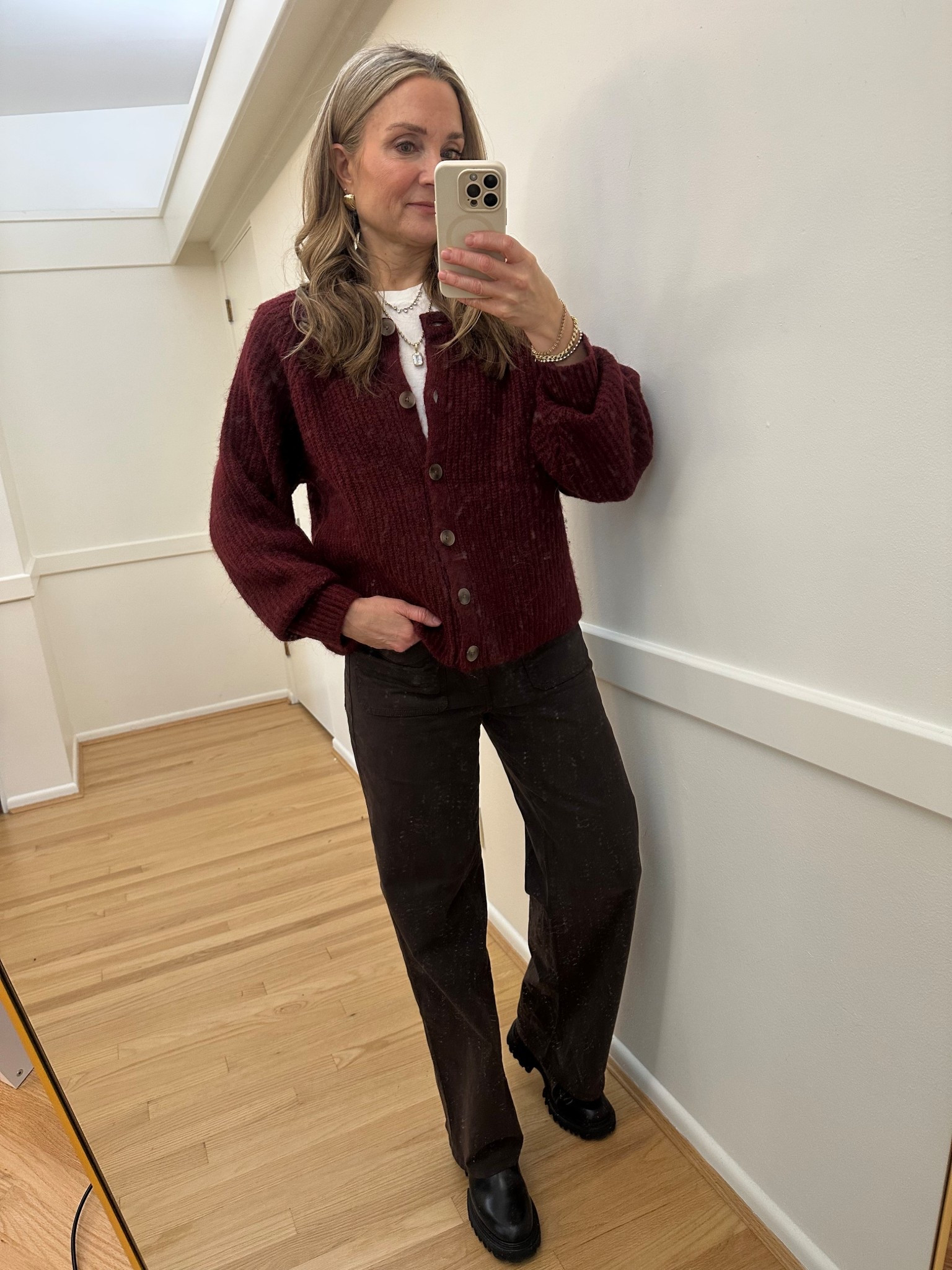 Post office run ootd! Kohls burgundy cardigan is available in larger sizes only. Linked a similar one! My Madewell brown pants have the best fit, sizes also limited so linked a pair from Loft. Linked similar triangle gray scarves!


#LTKootd #LTKOver40 #LTKFindsUnder50
