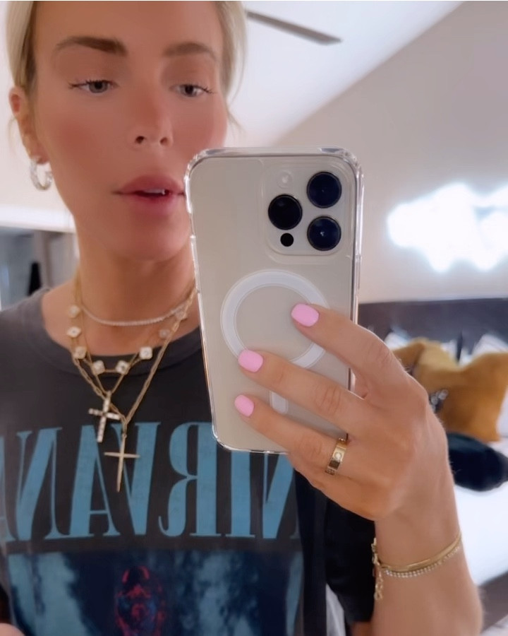 THE JEWELRY EDITION PT 1 | Style tip: LAYER UP, LADIES 🤩 I’ve linked a ton of some of my favorite pieces of jewelry featured on this post and a few extra ideas for dressing up your favorite graphic T or work ‘fit! I love layering necklaces and bracelets up to “dress up” any ‘fit! 
Go spoil yourself, sunshine ☀️ 
Xoxo,
CeCe 🩷

#LTKFindsUnder50 #LTKBeauty #LTKStyleTip