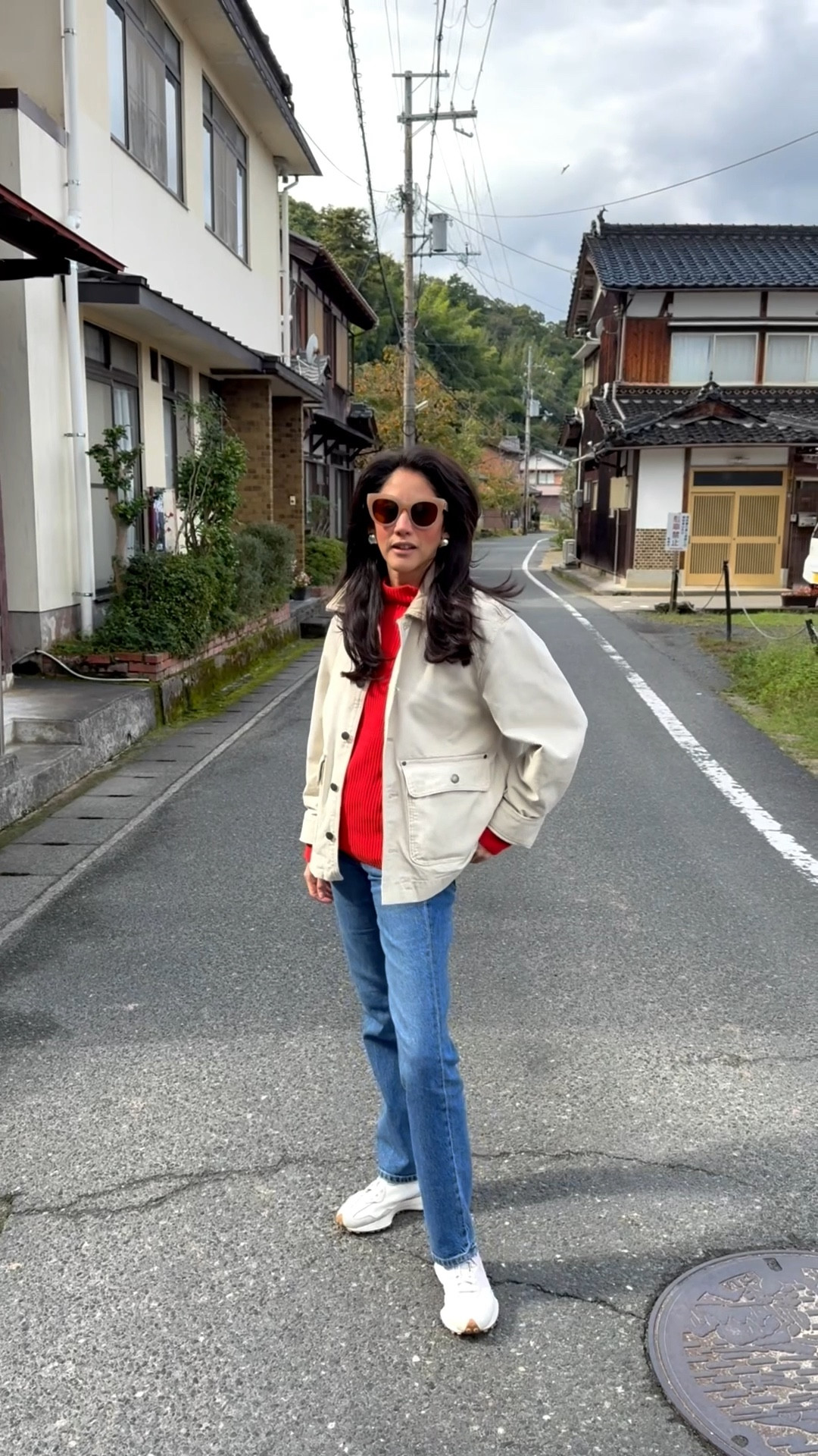 Sweater, barn jacket, jeans, sneakers 

#LTKStyleTip #LTKFindsUnder100 #LTKTravel