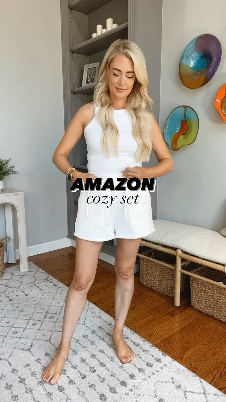 Wearing a small in this cozy set // sized down half a size in sneakers

Amazon set, cozy set, sweatshirt set, sweatpants set, Nike sneakers, court legacy sneakers, fall outfit

#LTKFind #LTKSeasonal #LTKstyletip