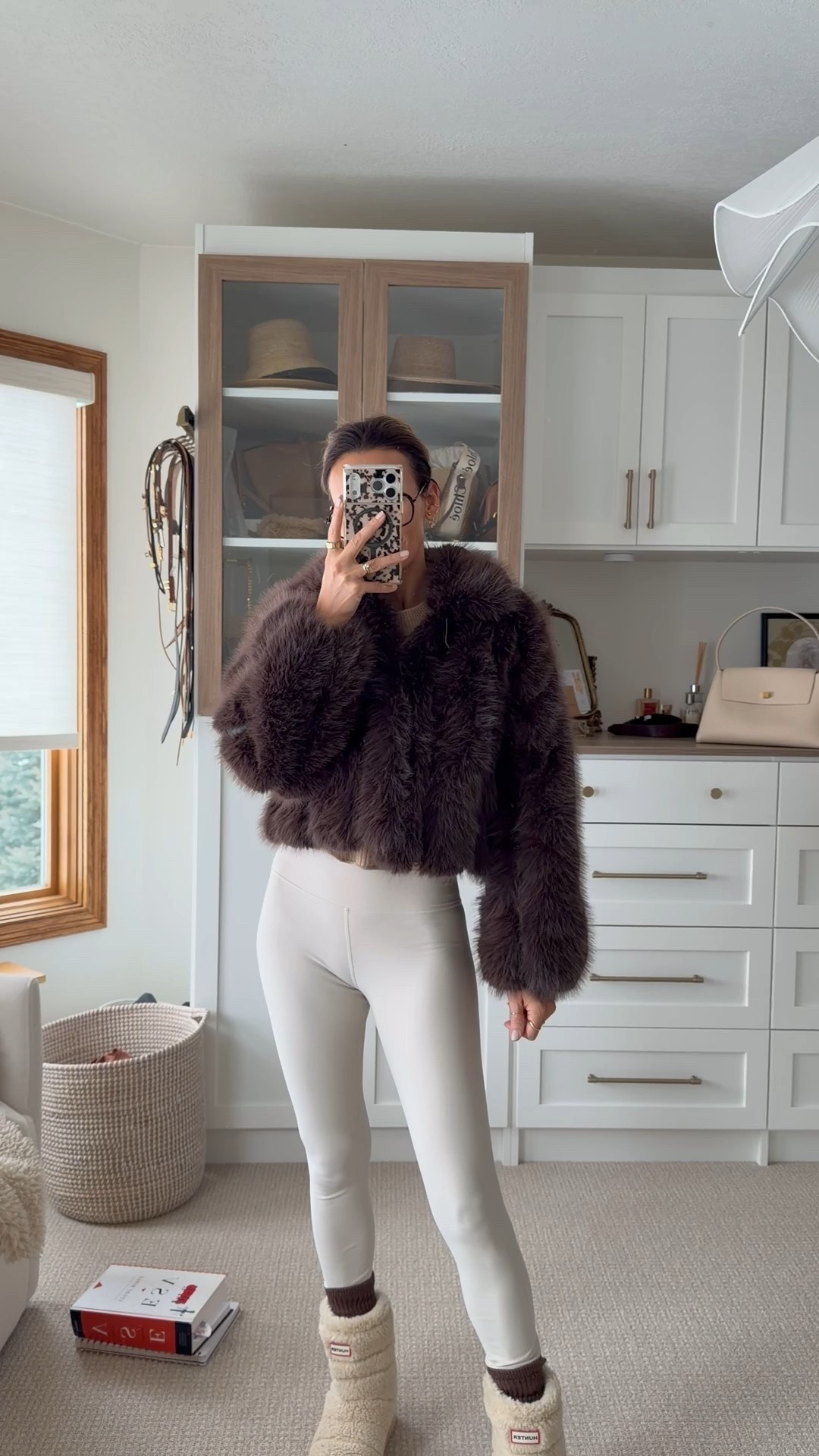 Pilates fit - vuori set size small too and bottom
Faux fur jacket small 
Cashmere crop sweater xs 

#LTKgrwm #LTKActive #LTKselfcare