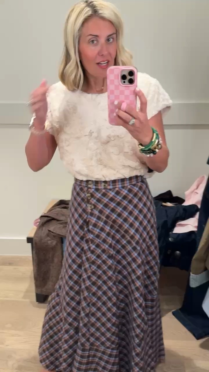 One of my favorite Anthro tops ever! Paired it with this adorable new plaid maxi skirt. 
Top - xs
Skirt - xs 


#LTKdayinmylife #LTKootd #LTKmomlife