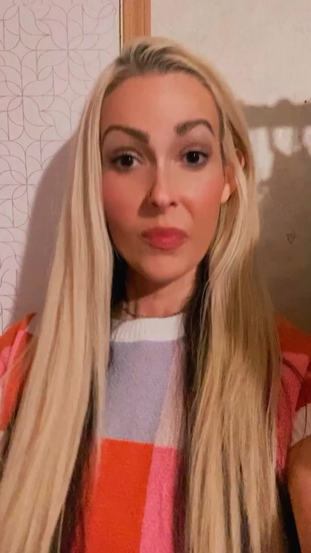 Happy Friday!! Let’s show each other some love today. Engage, comment, support your creator people, make new friends, it costs nothing to follow someone and it costs nothing to share ❤️🙌🏼