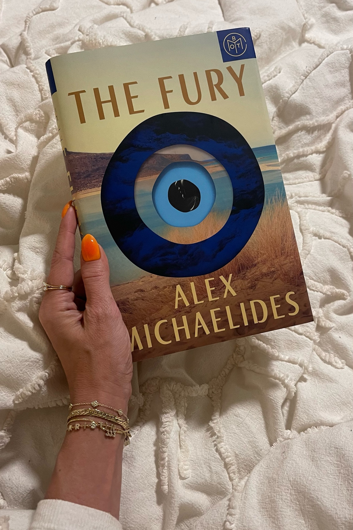 Current Read: The Fury 

Bracelet Stack: 
Electric Picks - Code: WildOne20
Baublebar

Rings:
Made by Mary - Code: Kristin10



#LTKstyletip