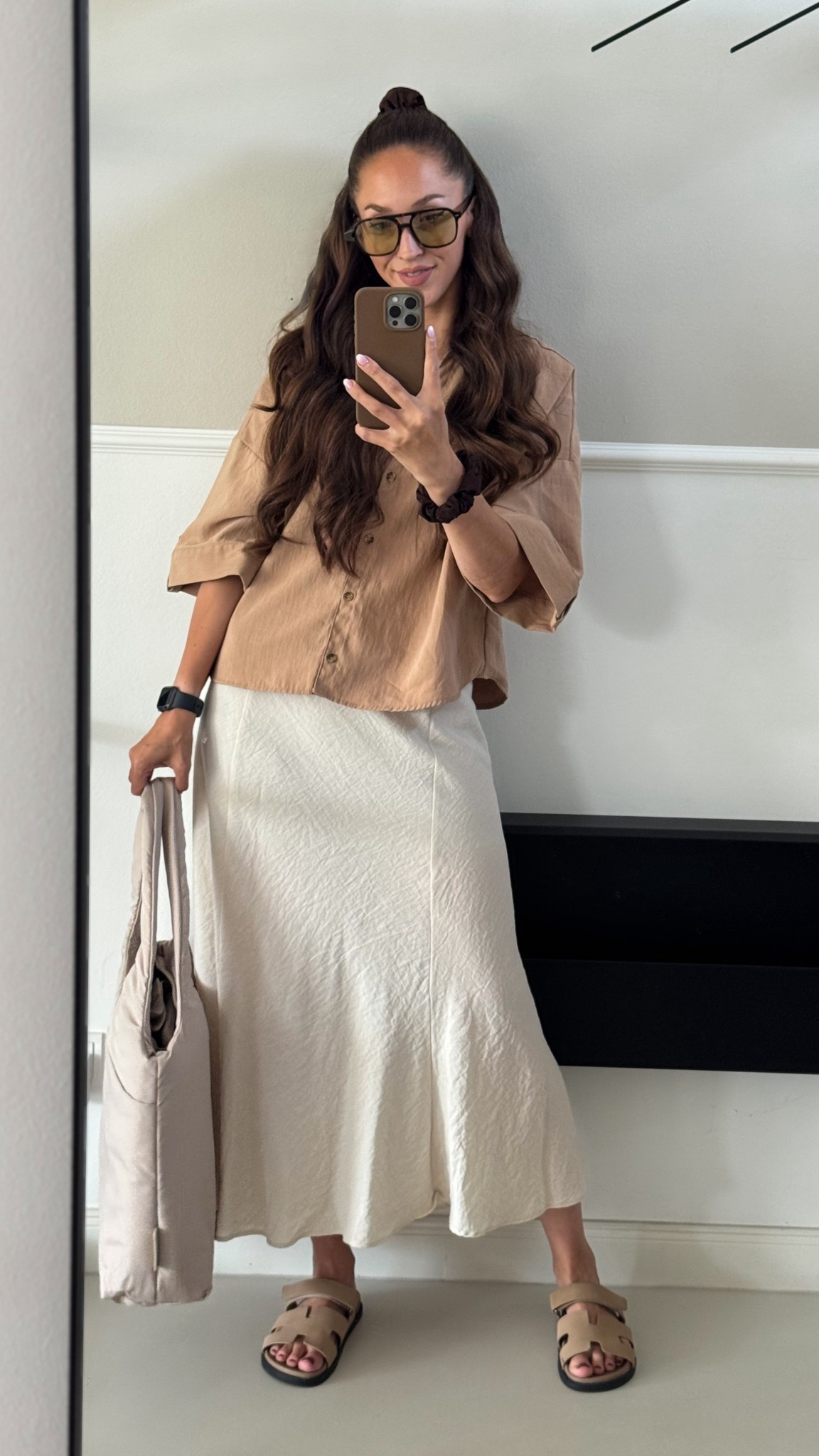 Soft tones, strong mood – keeping it calm and classy.




#LTKdeutschland #LTKsummer #LTKshoes