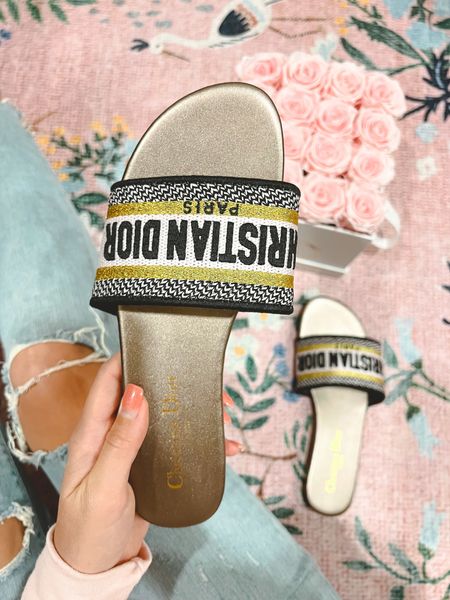 Dior slide sandals - I wear a 7.5 and get a 38


#LTKSeasonal #LTKfindsunder100 #LTKshoecrush