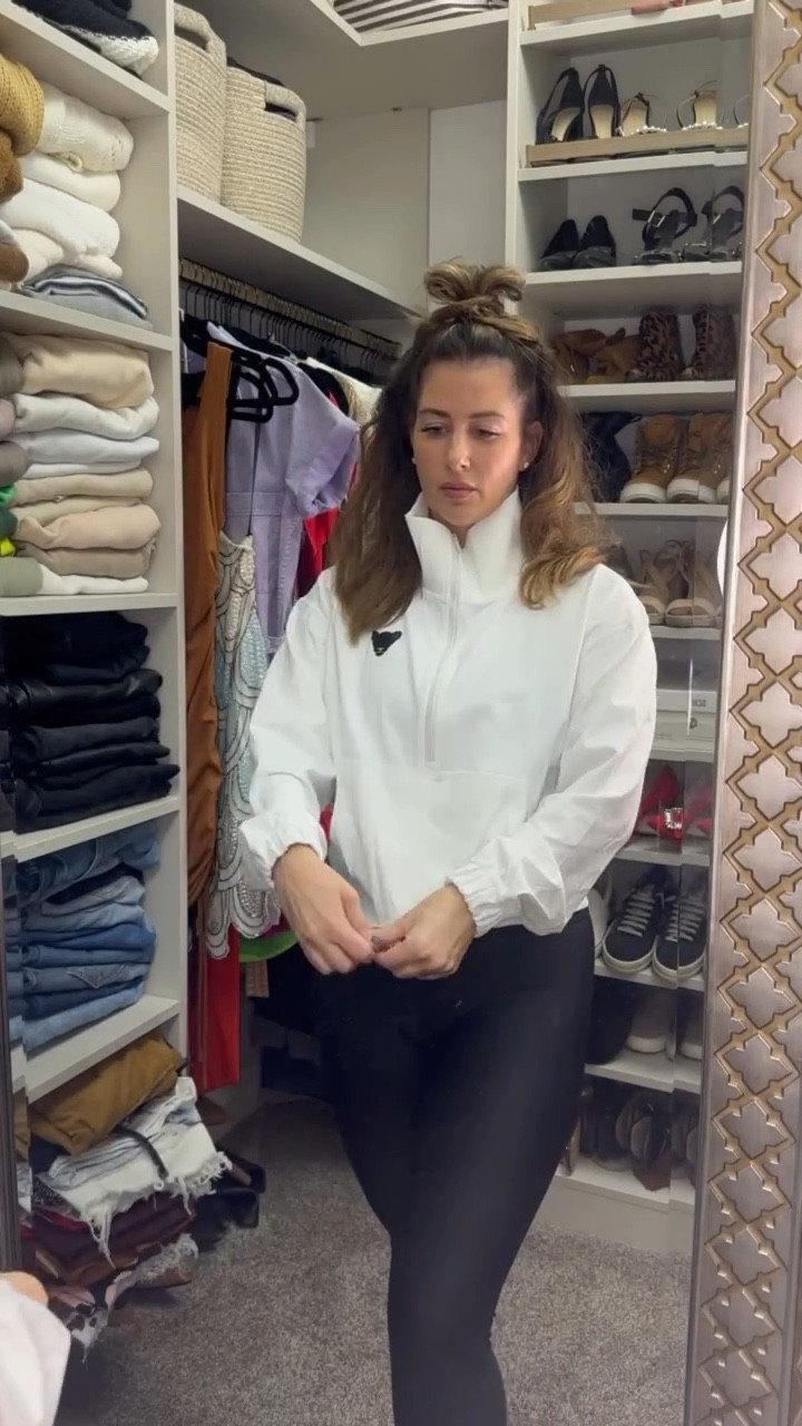 Workout outfit inspo ✨ Jacket is from Femme Royale Movement. Shop this look and some of my other favorite pieces from the brand. #FemmeRoyale #ReleaseYourInnerLioness #ad 


#LTKFitness #LTKActive #LTKGiftGuide