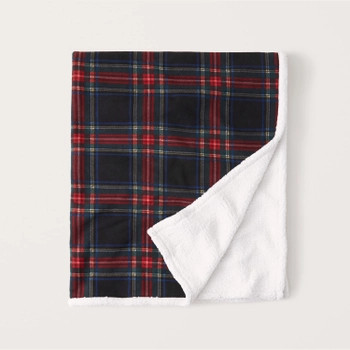 Sherpa Holiday Blanket | Abercrombie & Fitch (US)