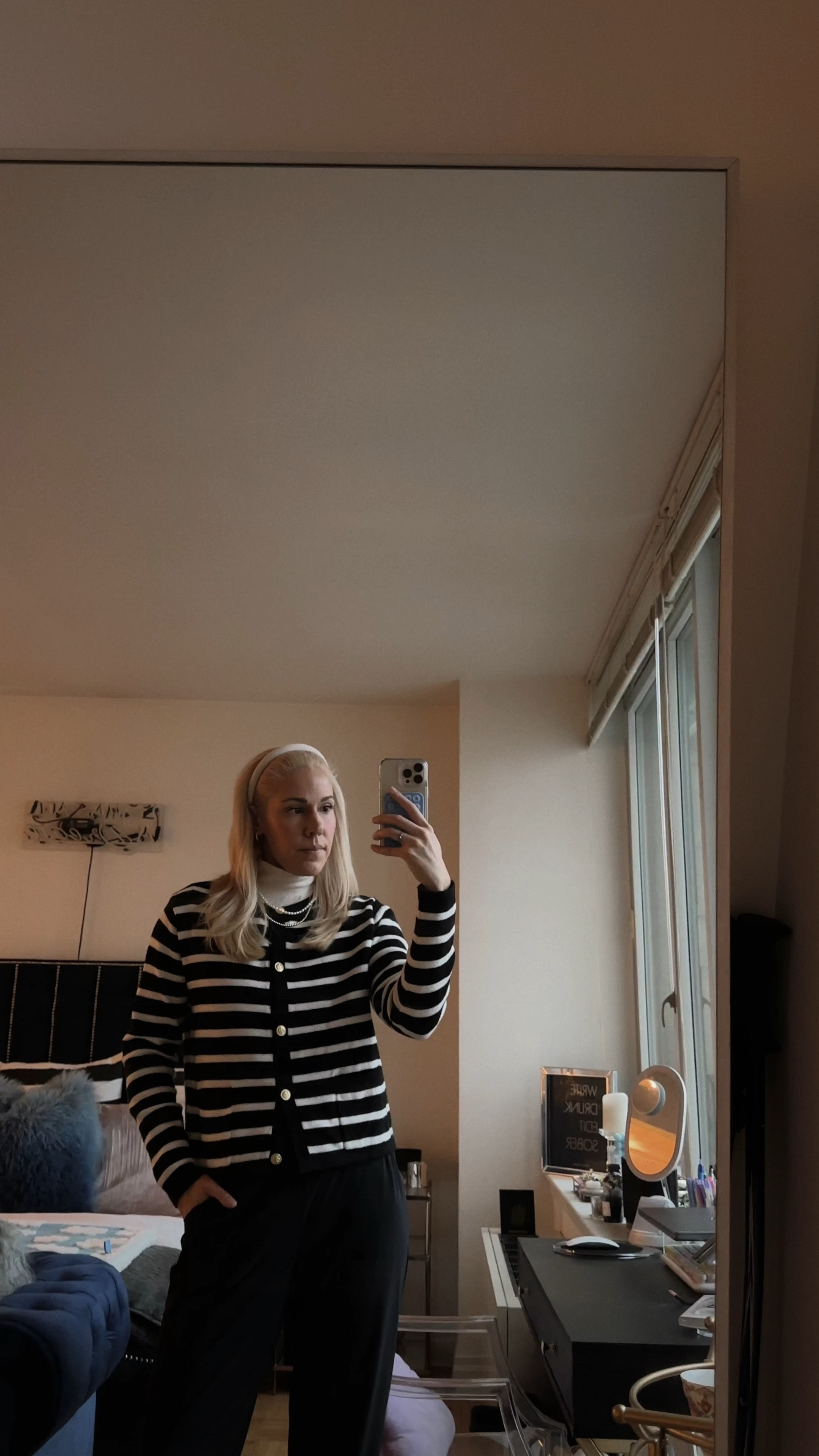 RAINY DAY WORK OUTFIT

Striped Cardigan, turtleneck, wrinkle free slacks, waterproof Chelsea boots, thin puffy headband 

#LTKVideo #LTKworkwear #LTKstyletip